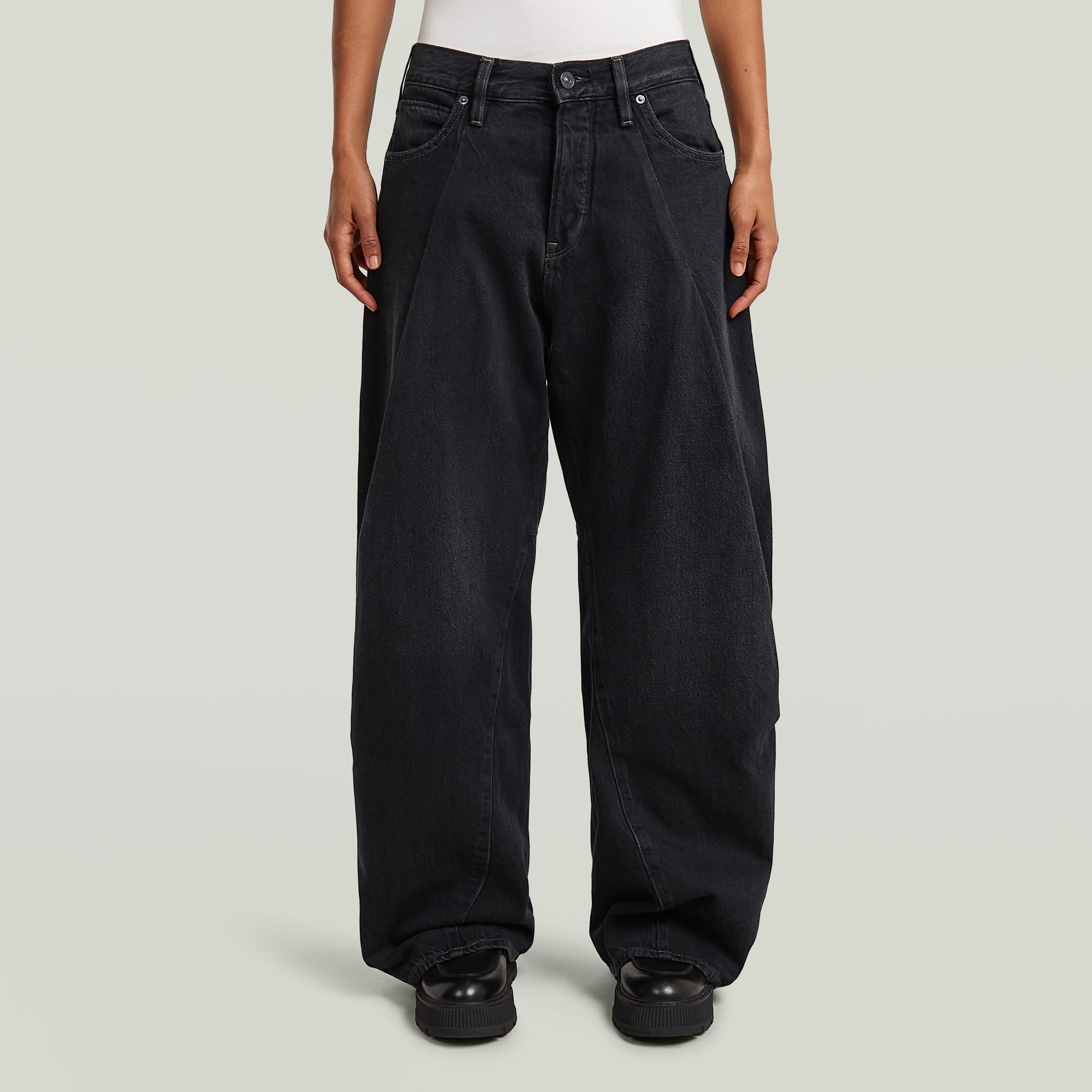 Contor Wide Pleat Jeans - worn in dark ocean - Women
Contor Wide Pleat Jeans - worn in dark ocean - Women