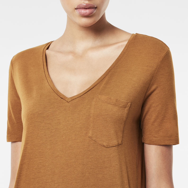 G-Star RAW® Ovvela Straight Deep-V T-Shirt Beige detail shot