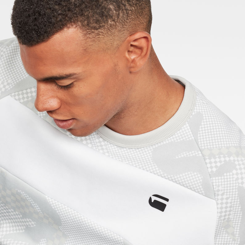 G-Star RAW® Rodis Camo Raglan Sweat Grey detail shot