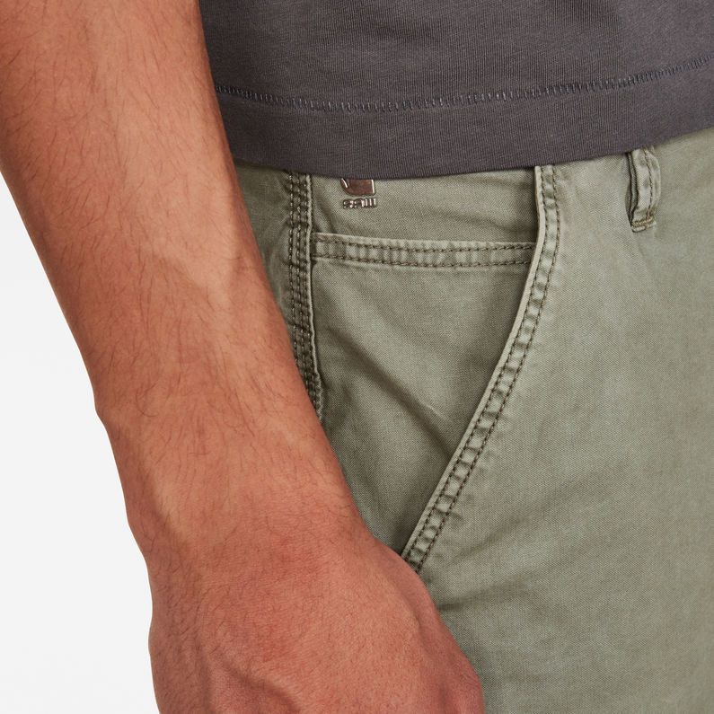 G-STAR Outlet Loic Chino Shorts Green detail shot