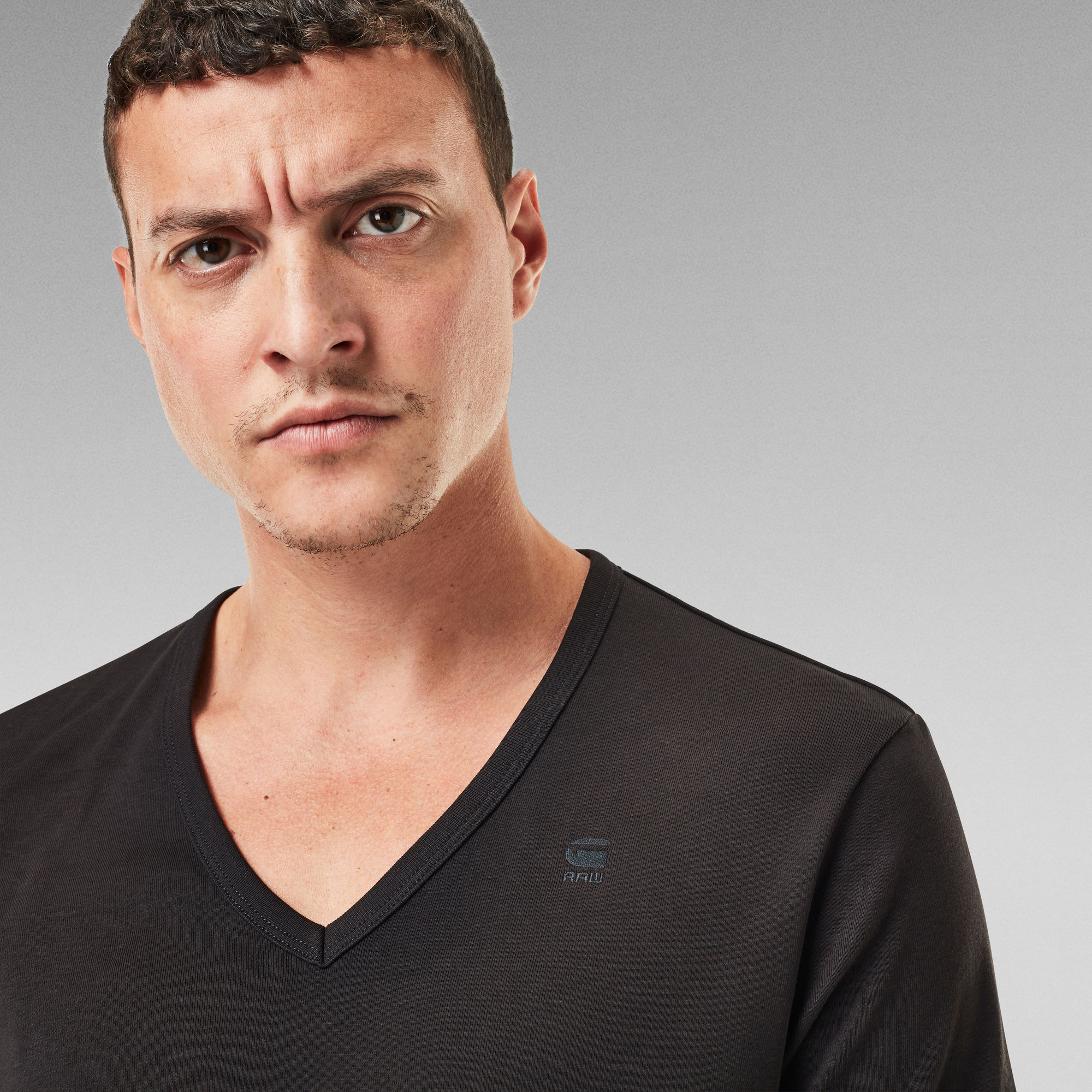Thumbnail - Basic V-Neck T-Shirt 2-Pack - Schwarz - Herren