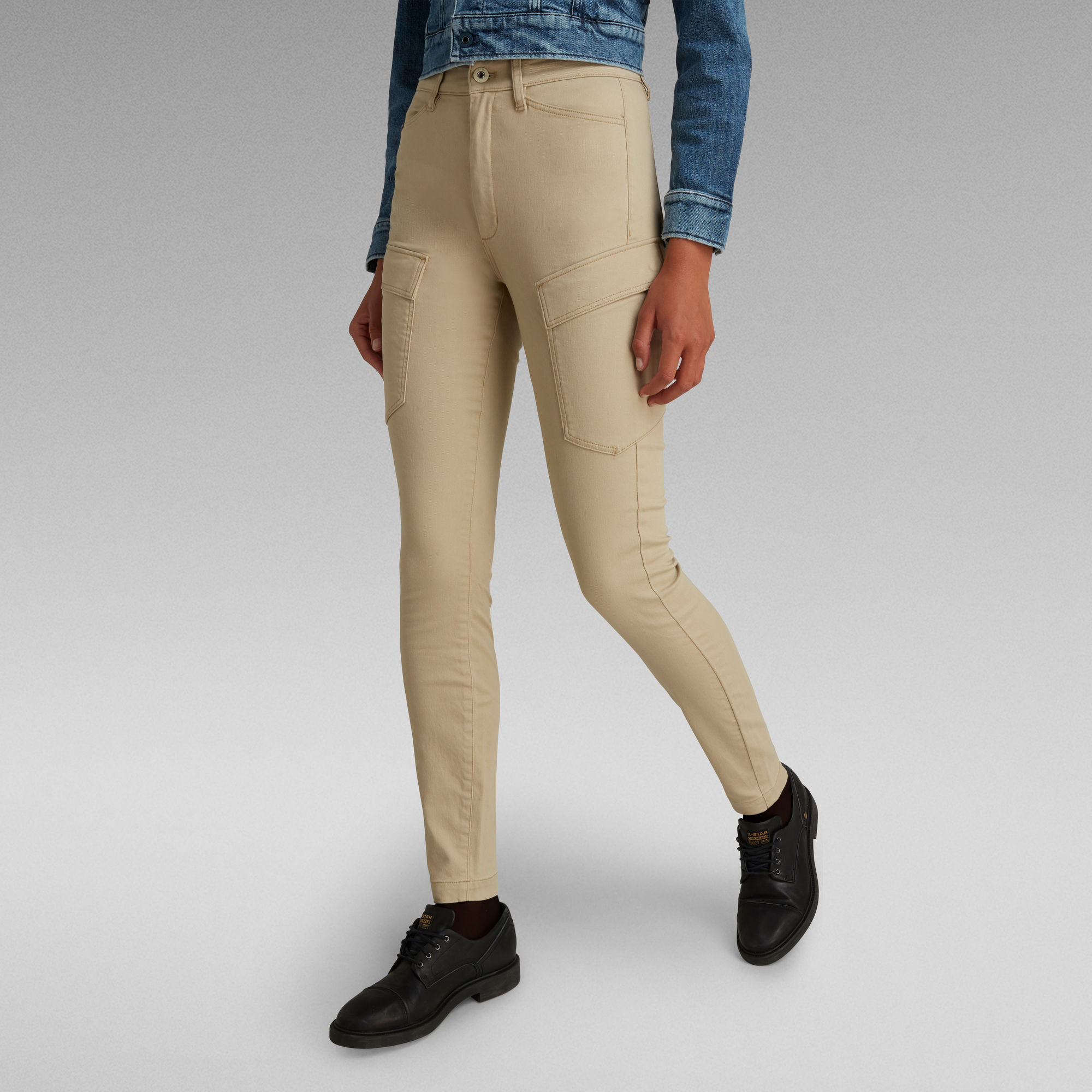 

High G-Shape Cargo Skinny Pants - Beige - Women