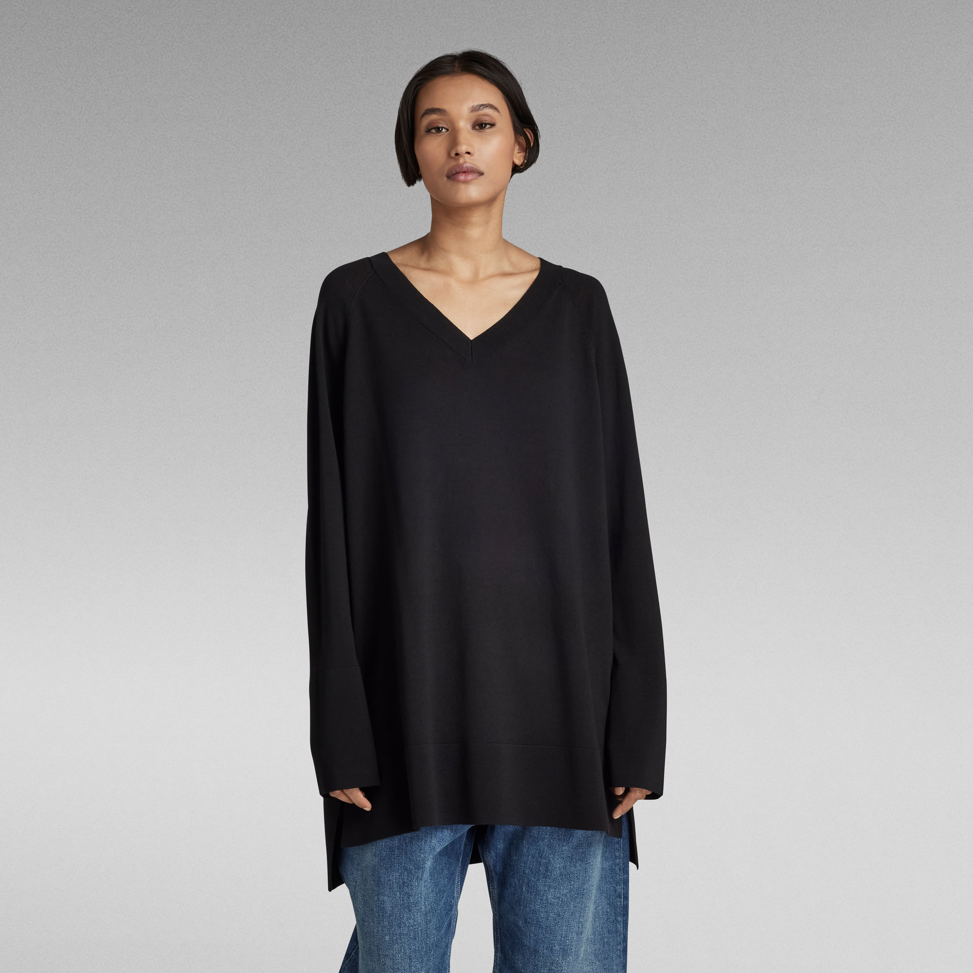 

Oversized V-Neck Knitted Sweater - Black - Women