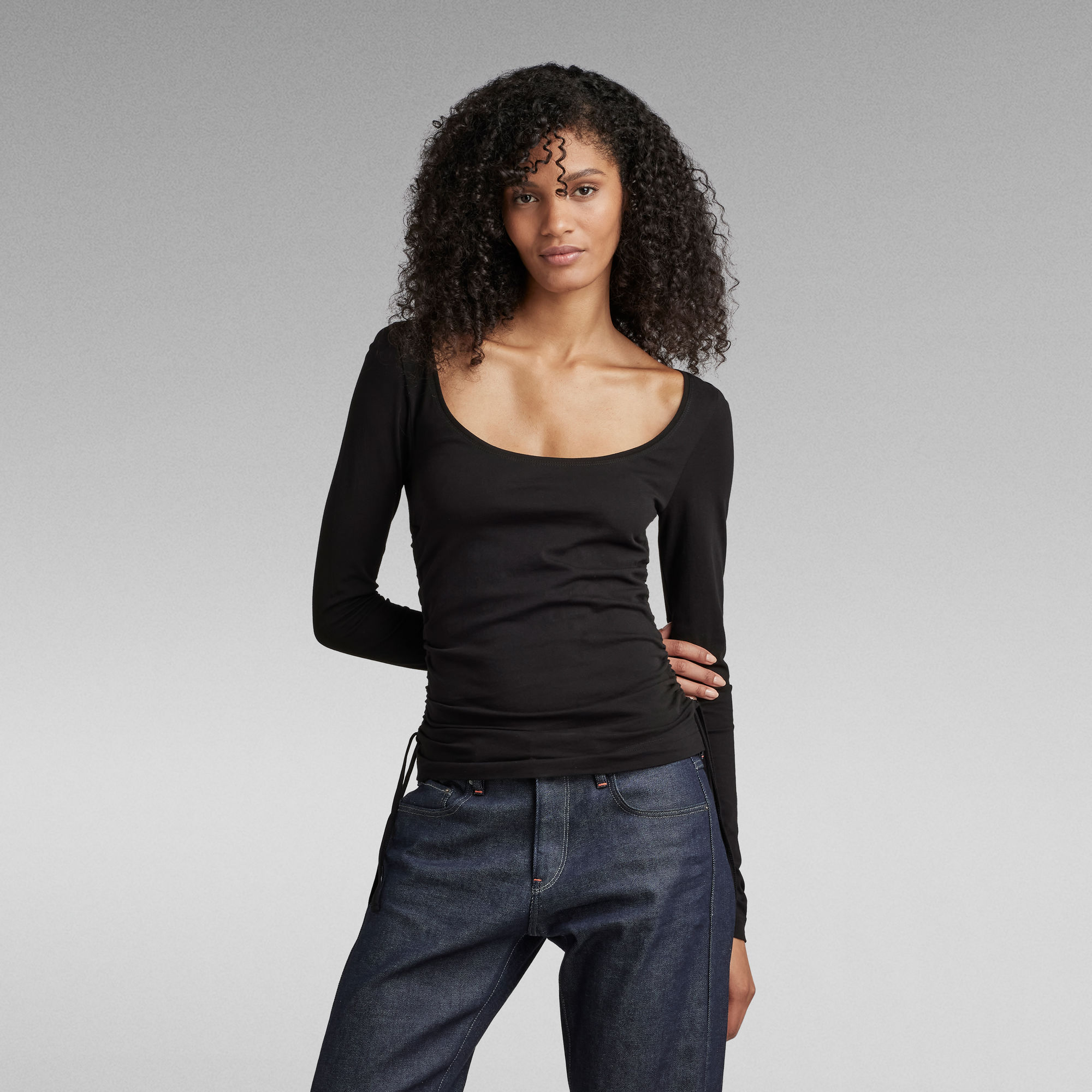 

Adjustable Slim Deep Scoop Top - Black - Women