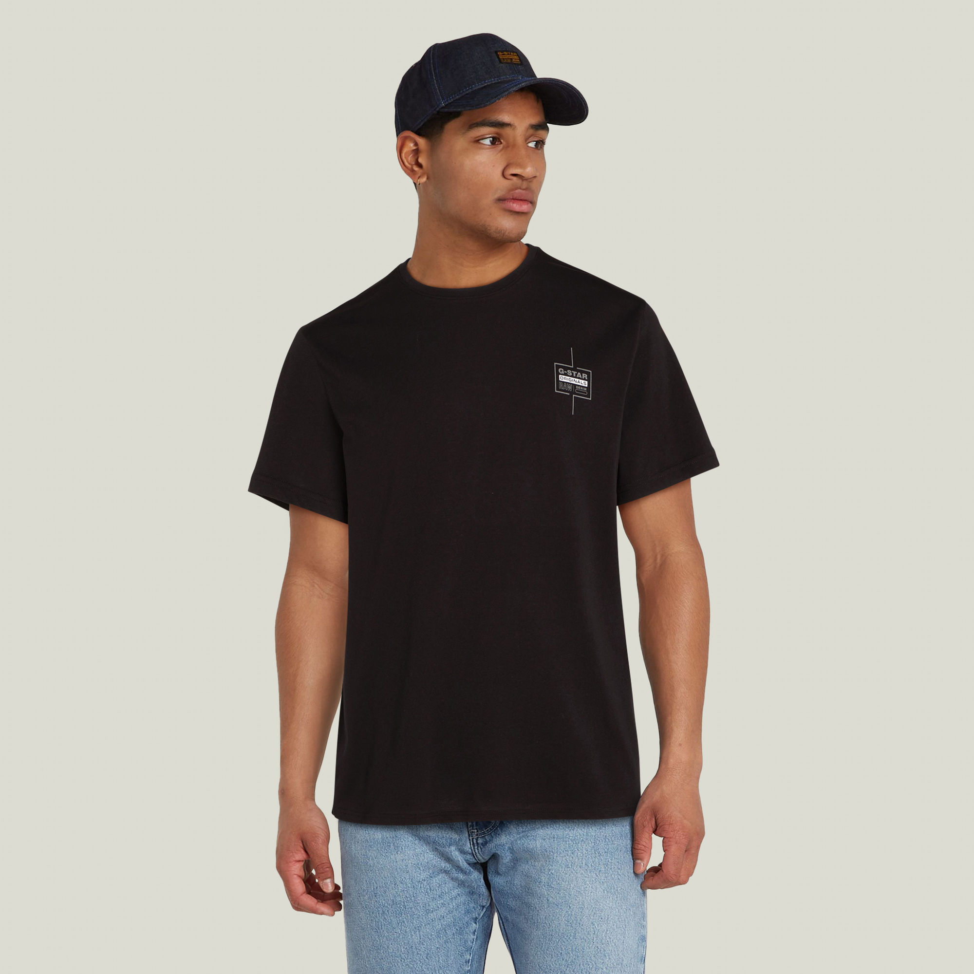 

Chest Logo Regular T-Shirt - Black - Men
