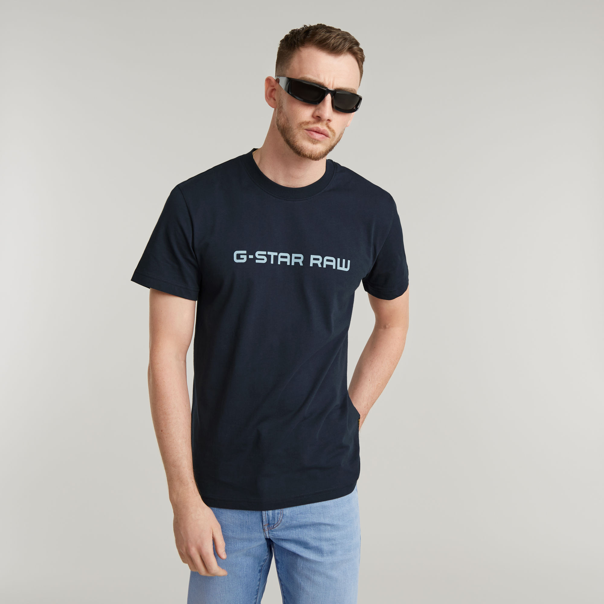 

Corporate Script Logo T-Shirt - Dunkelblau - Herren
