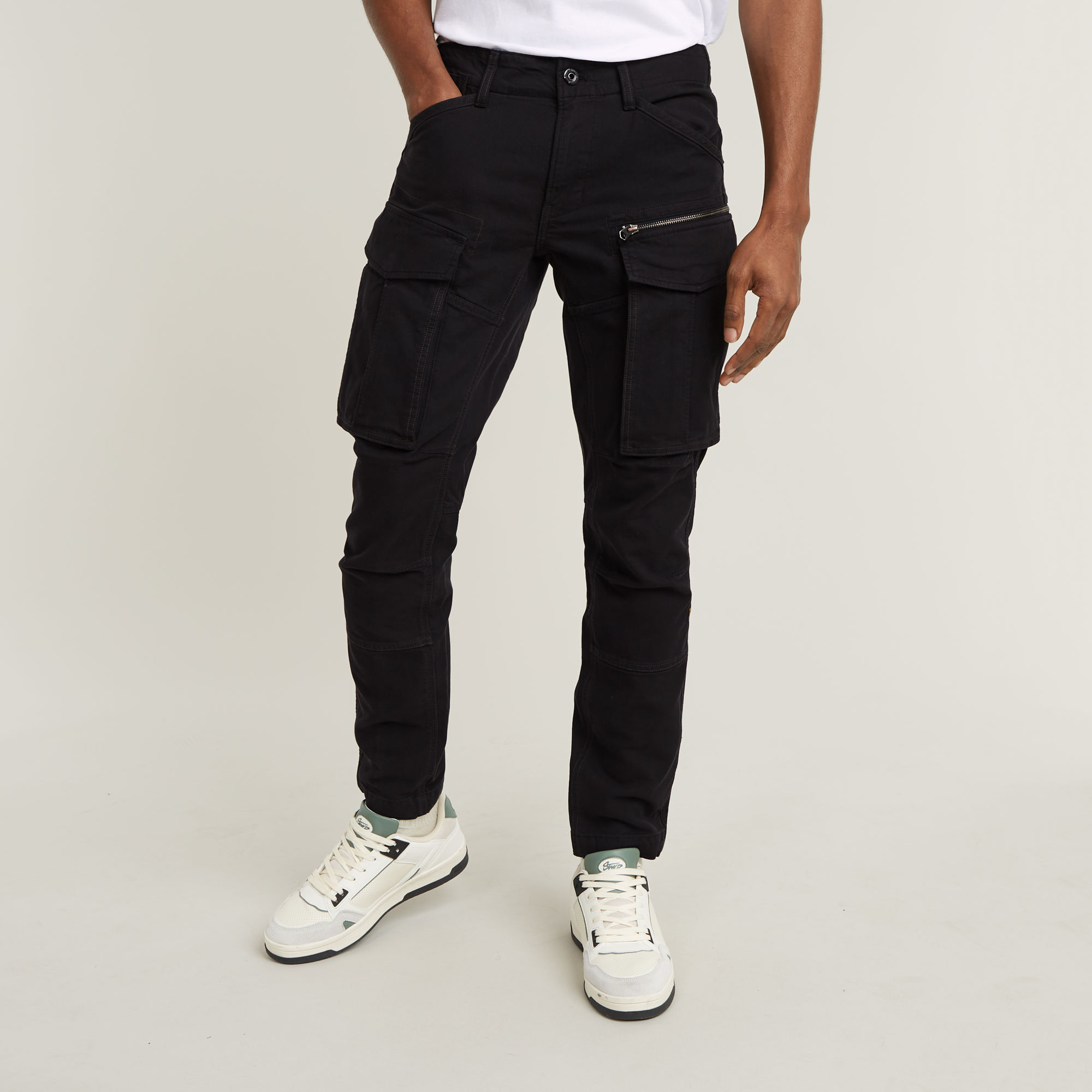 

Rovic Zip 3D Regular Tapered Pants - Black - Men