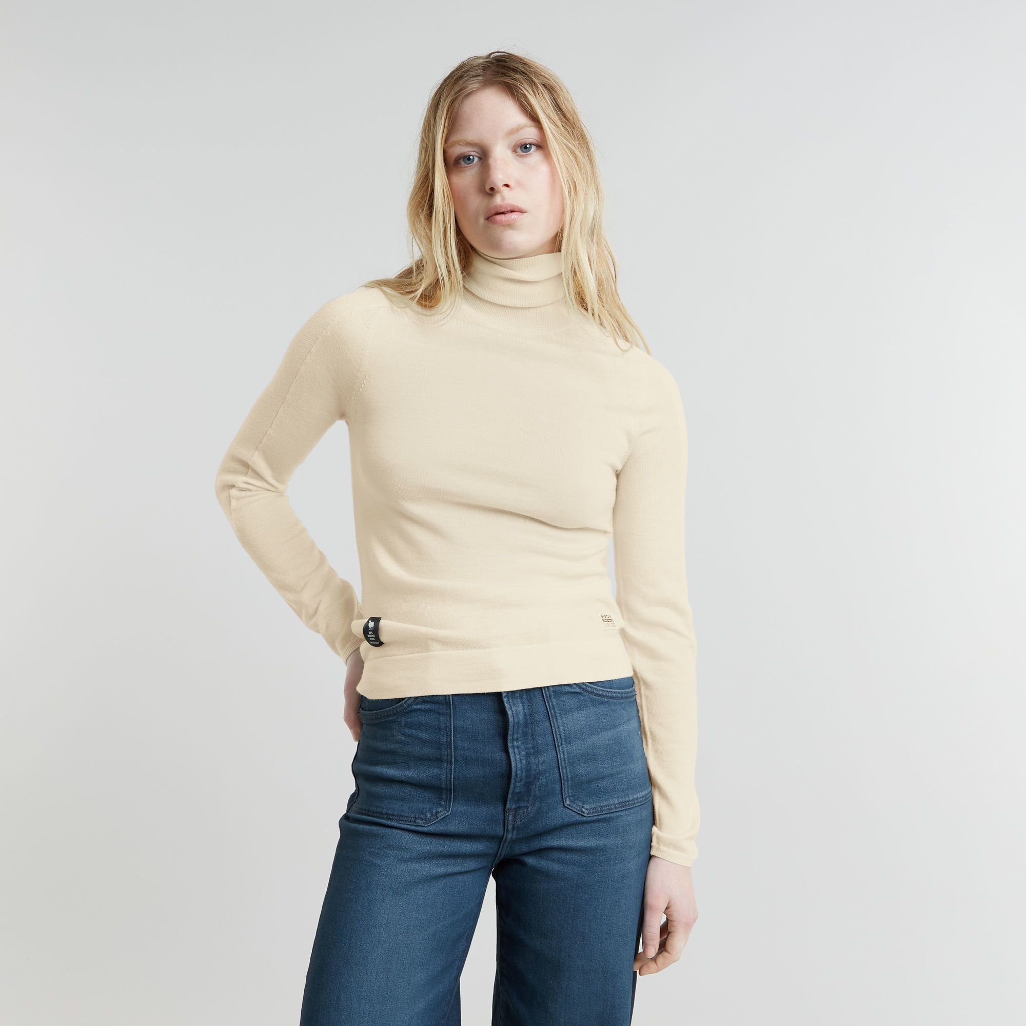 

Core Slim Turtle Neck Knitted Sweater - White - Women