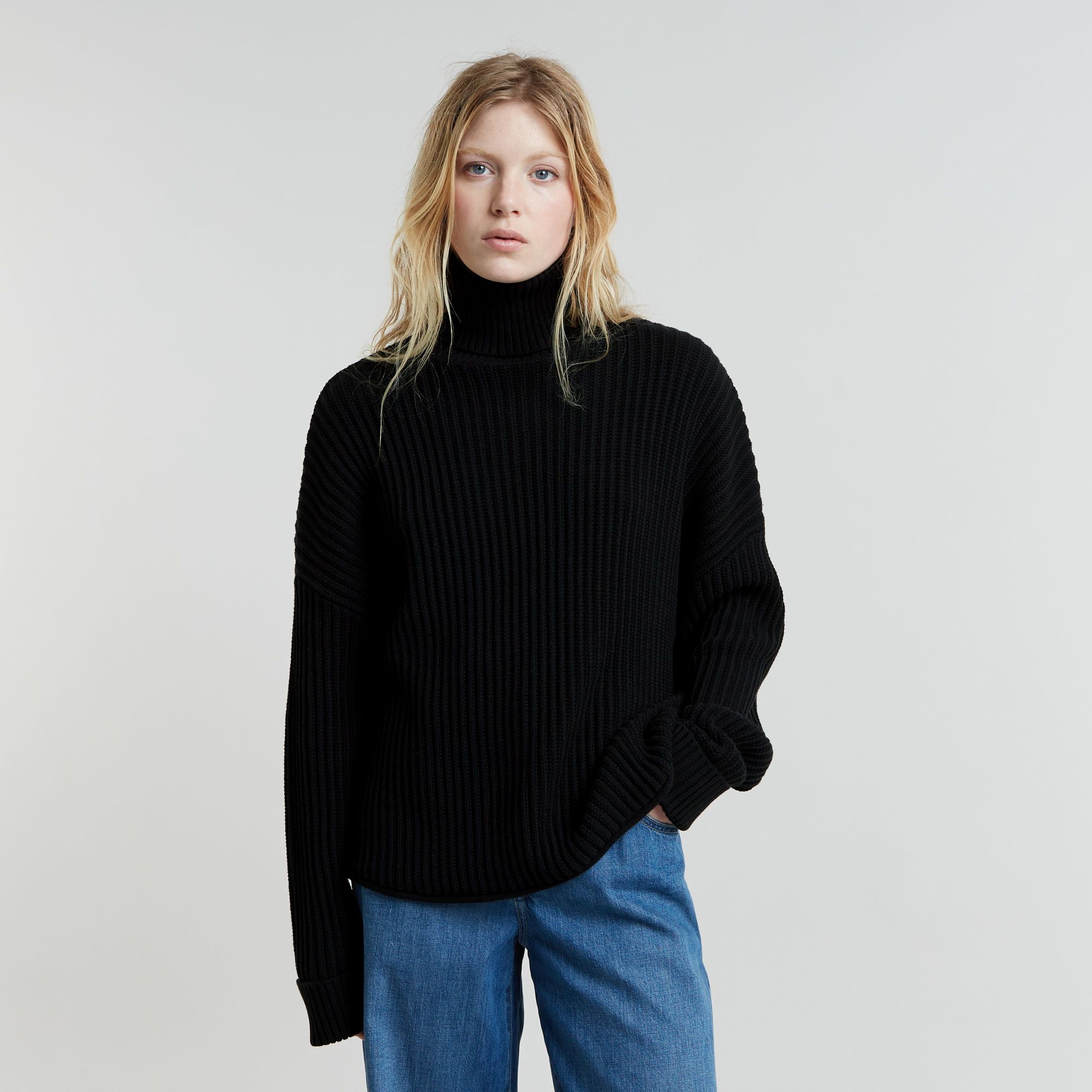 

Loose Turtle Knitted Sweater - Black - Women