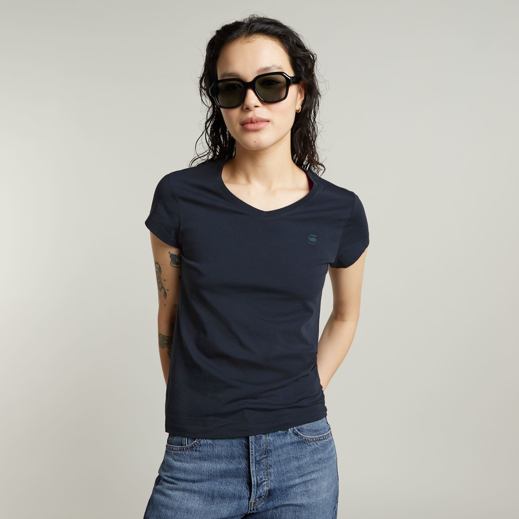 

Eyben Slim V-Neck Top 2.0 - Dark blue - Women