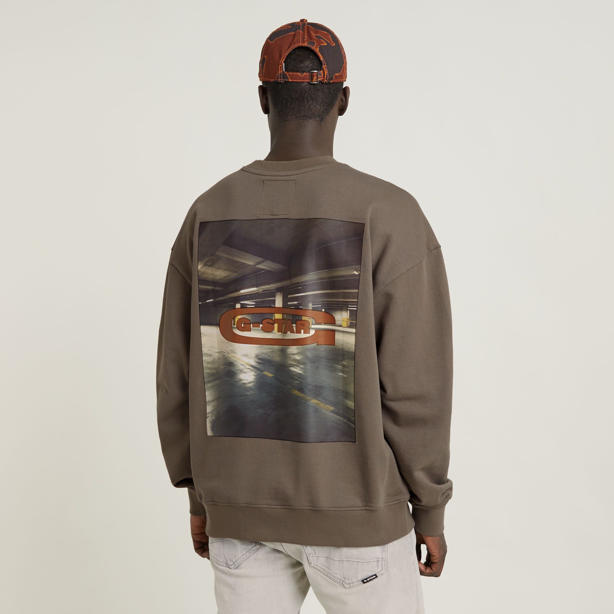 

Photo Back Print Loose Sweater - Brown - Men