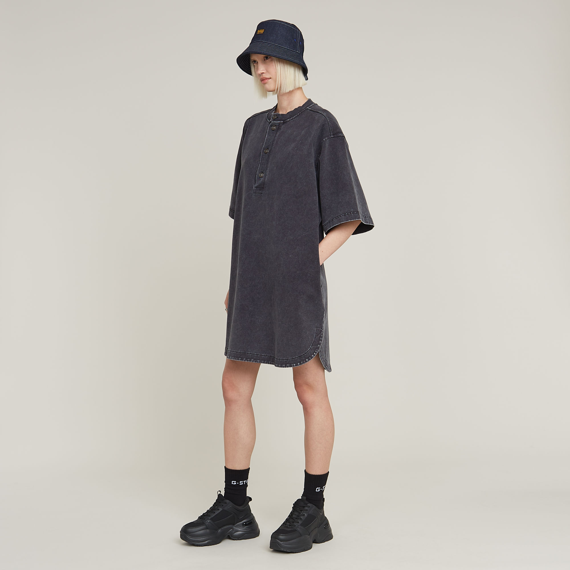 

Balloon Loose Sweater Dress - Black - Women