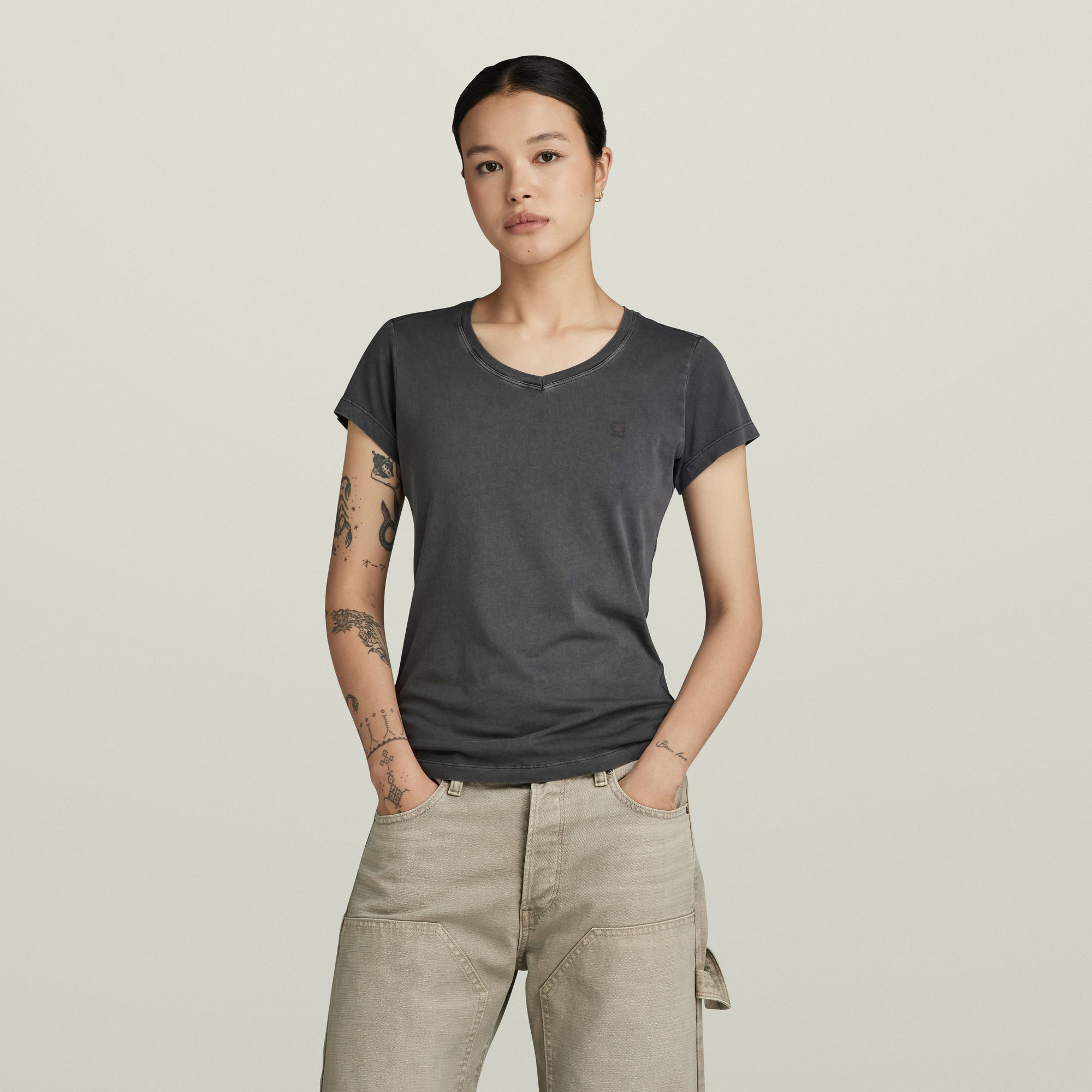 

Overdyed Eyben Slim V-Neck Top 2.0 - Grey - Women