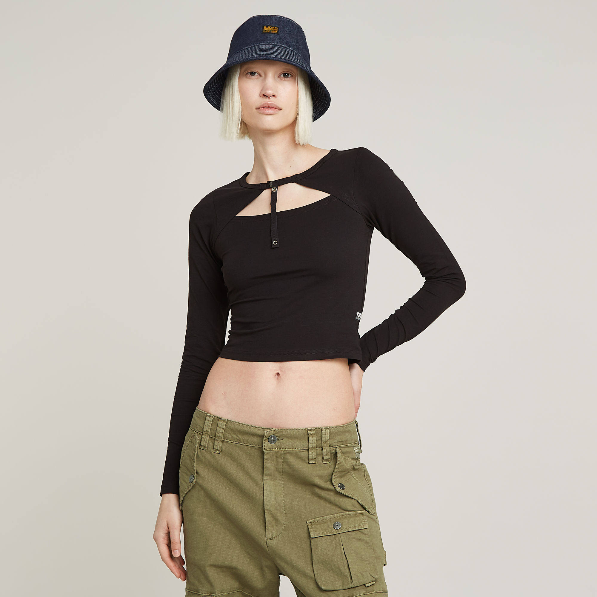 

Cropped Keyhole Slim Top - Black - Women