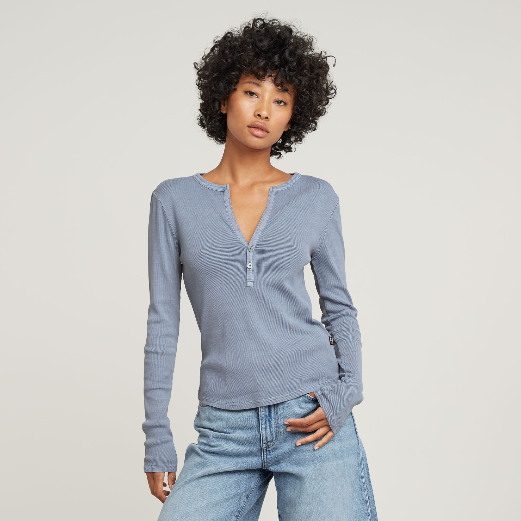 Deep V-Neck Slim Top - Hellblau - Damen