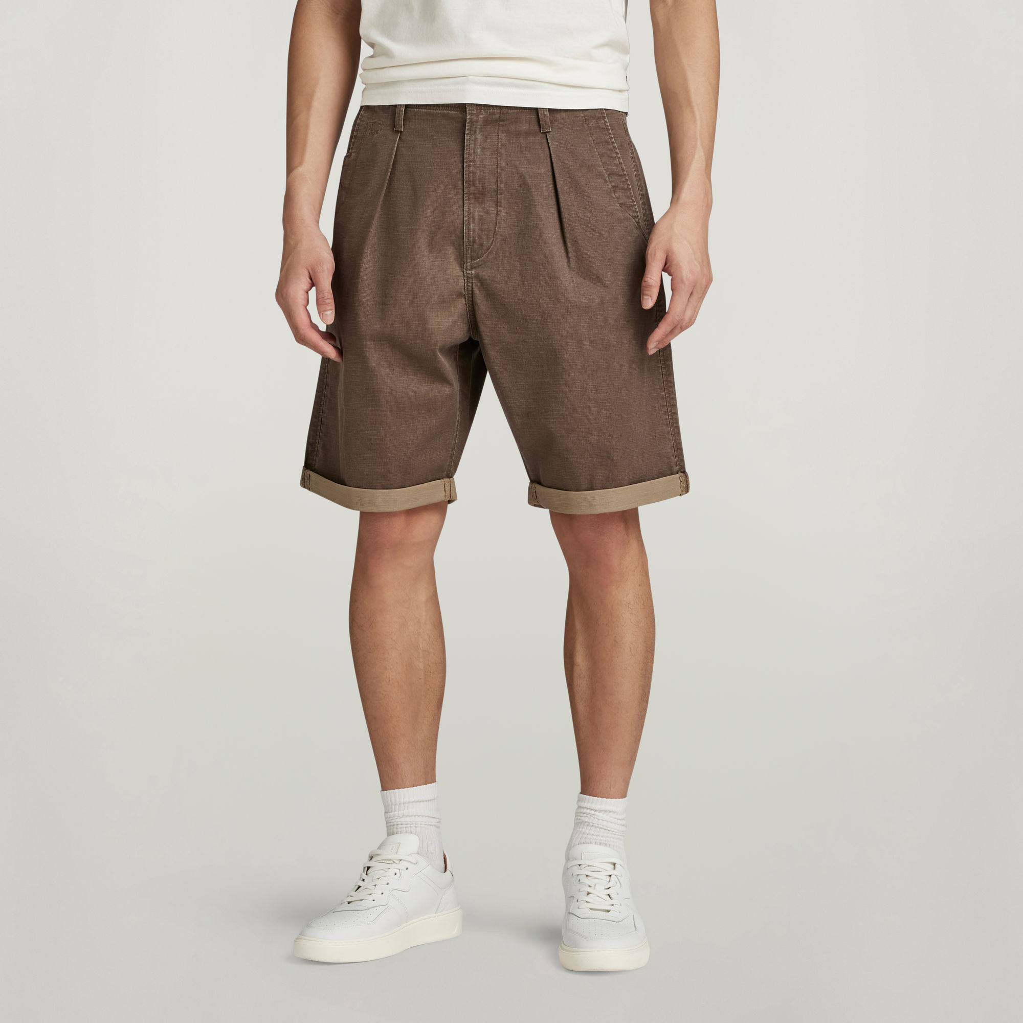 

Pleated Chino Shorts - safari/shitake - Men