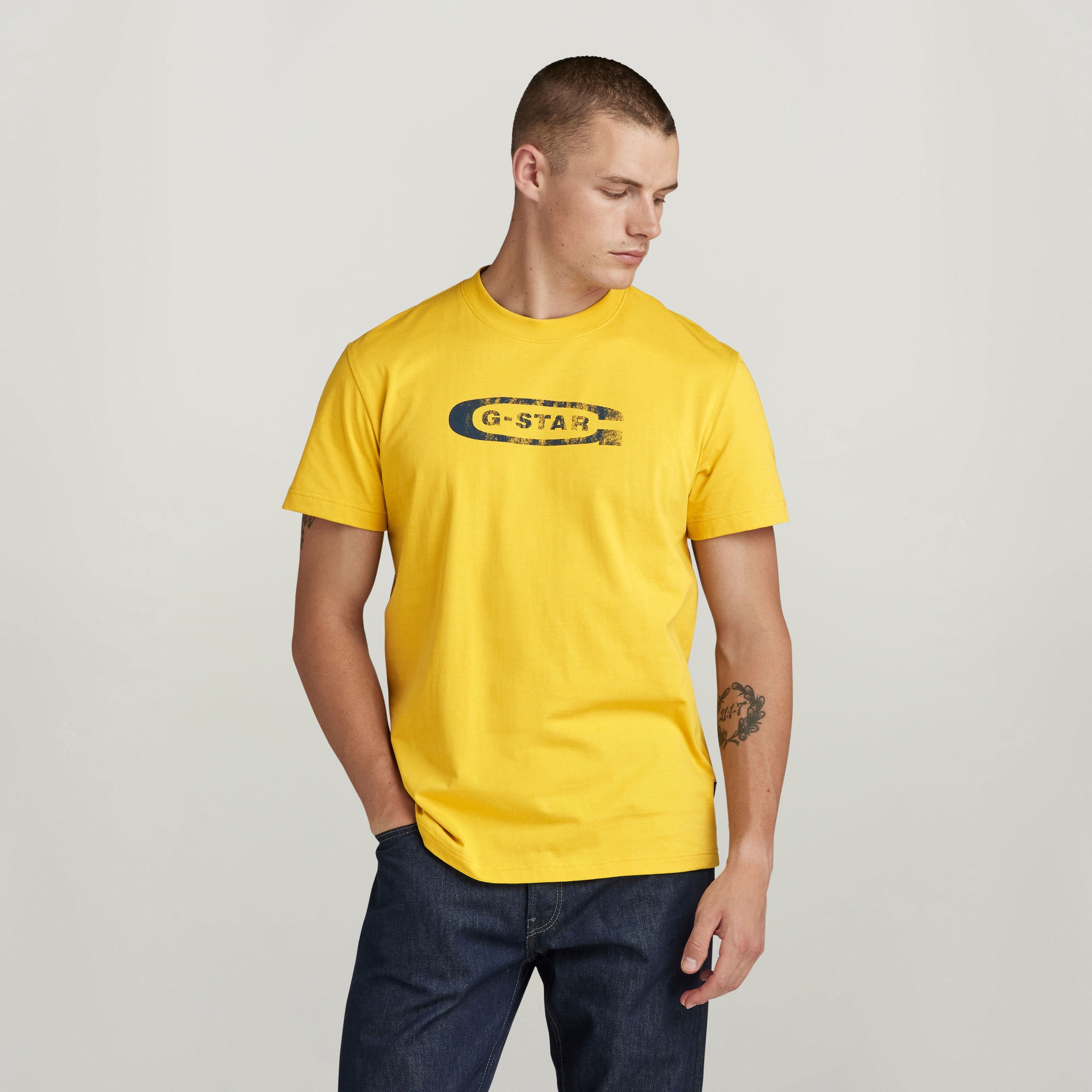 G-Star RAW Distressed Old School Logo T-Shirt Geel Heren