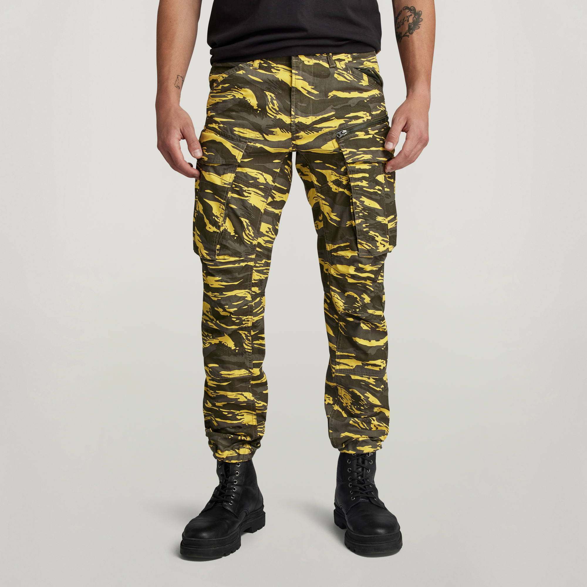 

Rovic Zip 3D Regular Tapered Pants - Multi color - Men