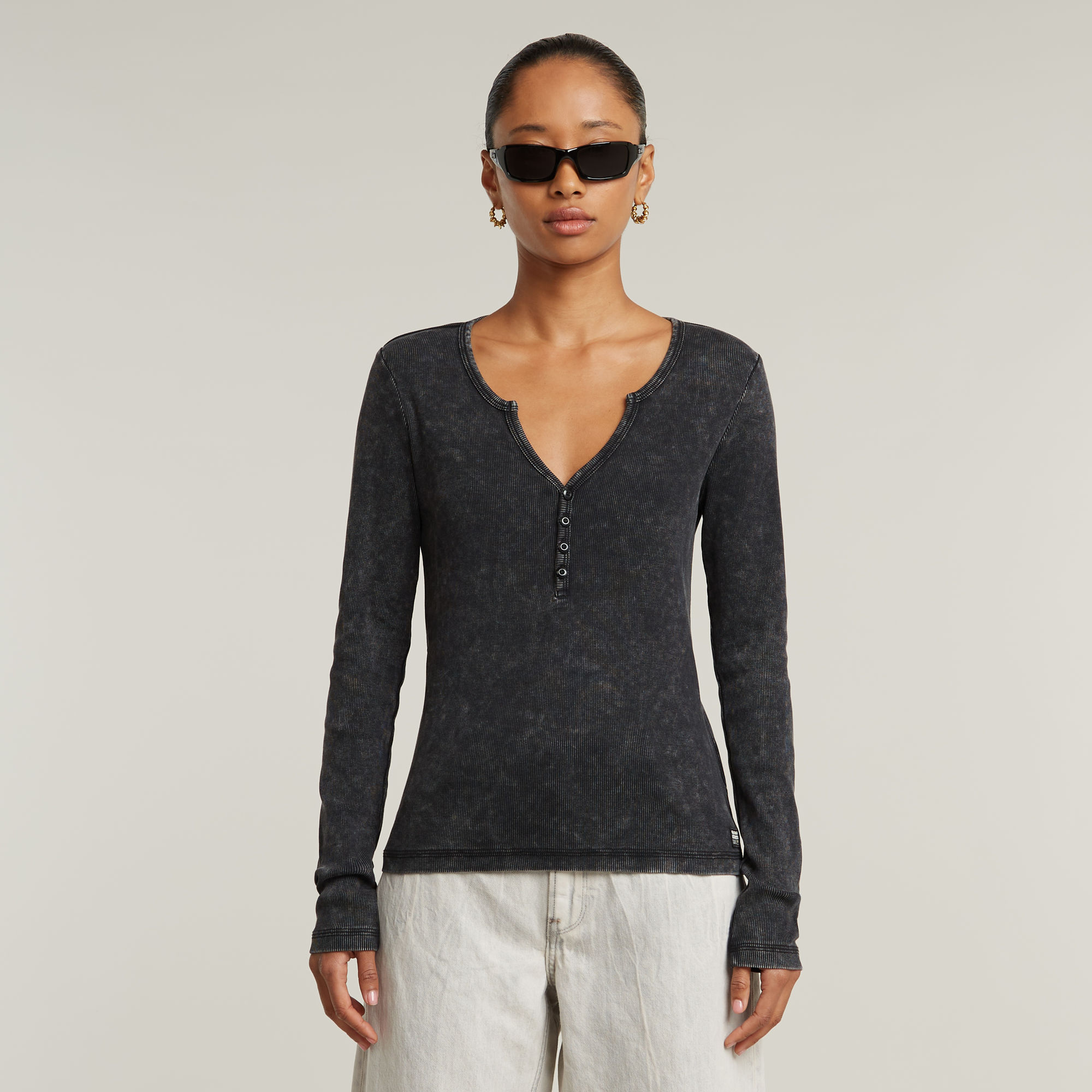 

Deep V Overdyed Henley Slim Top - Black - Women