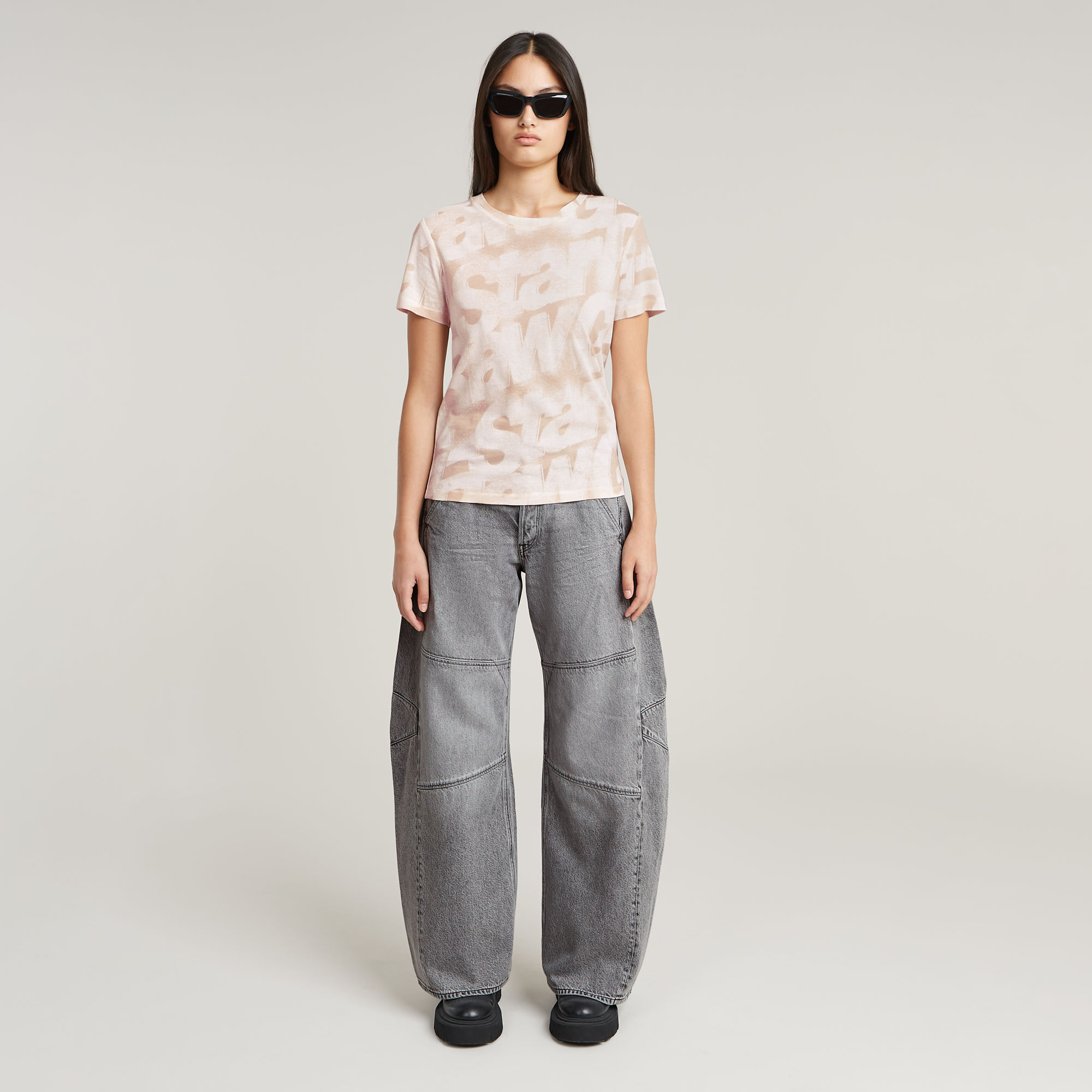 Thumbnail - Sprayed Letters T-Shirt - Mehrfarbig - Damen