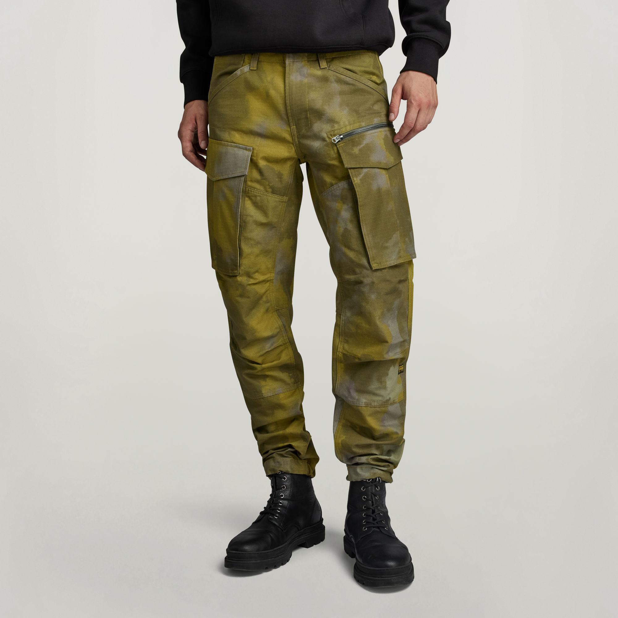 

Rovic Zip 3D Regular Tapered Pants - Multi color - Men