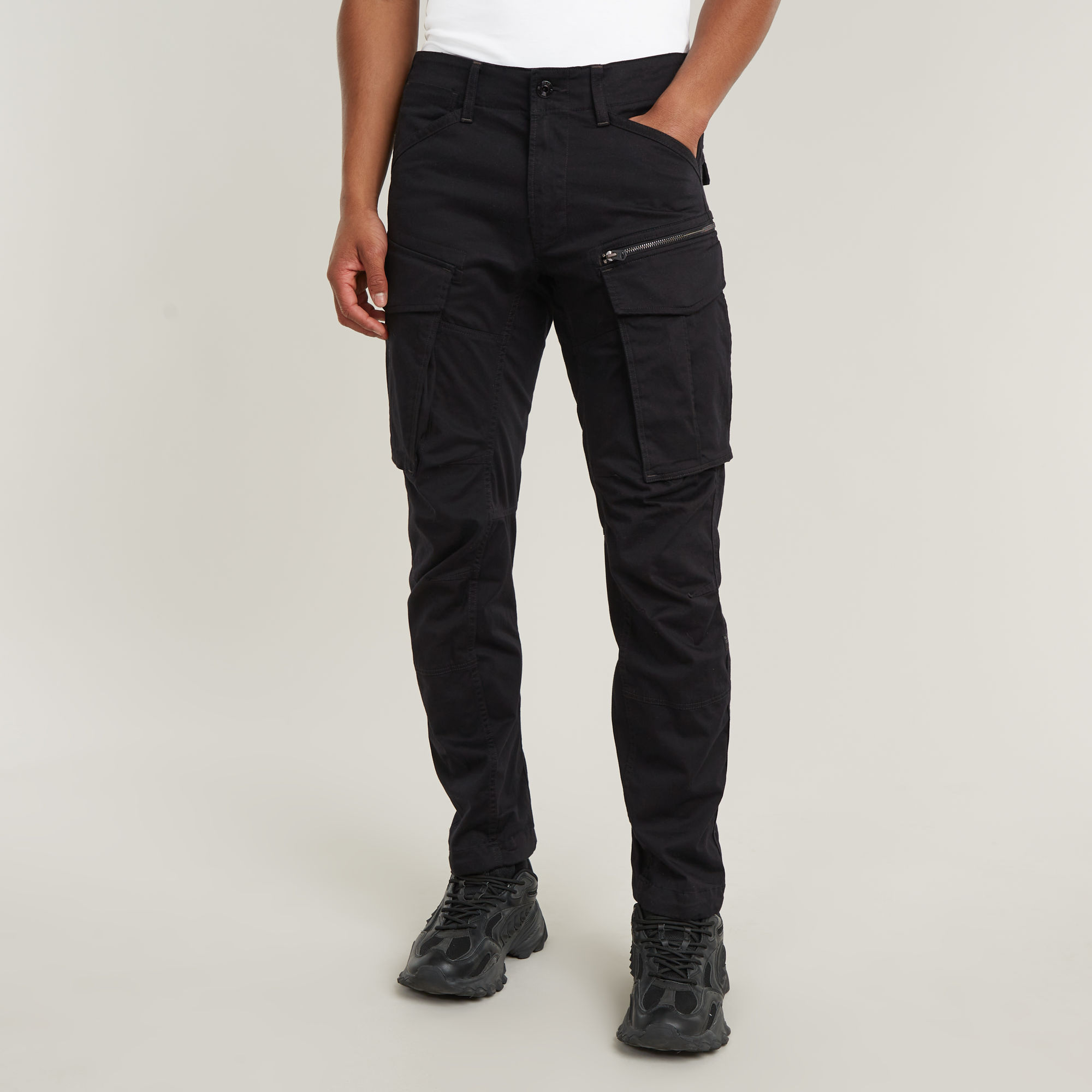 

Rovic Zip 3D Regular Tapered Pants - Black - Men