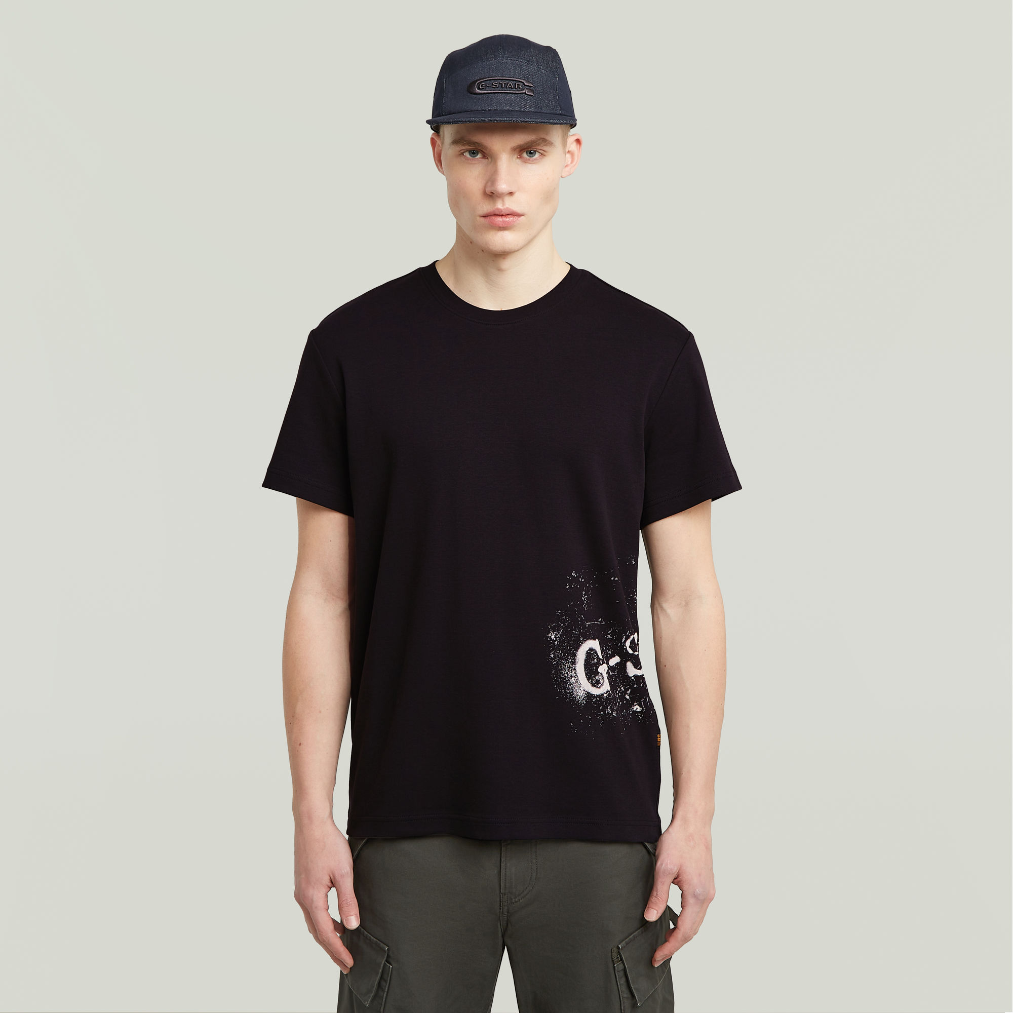

Sprayed Graphic T-Shirt - Black - Men