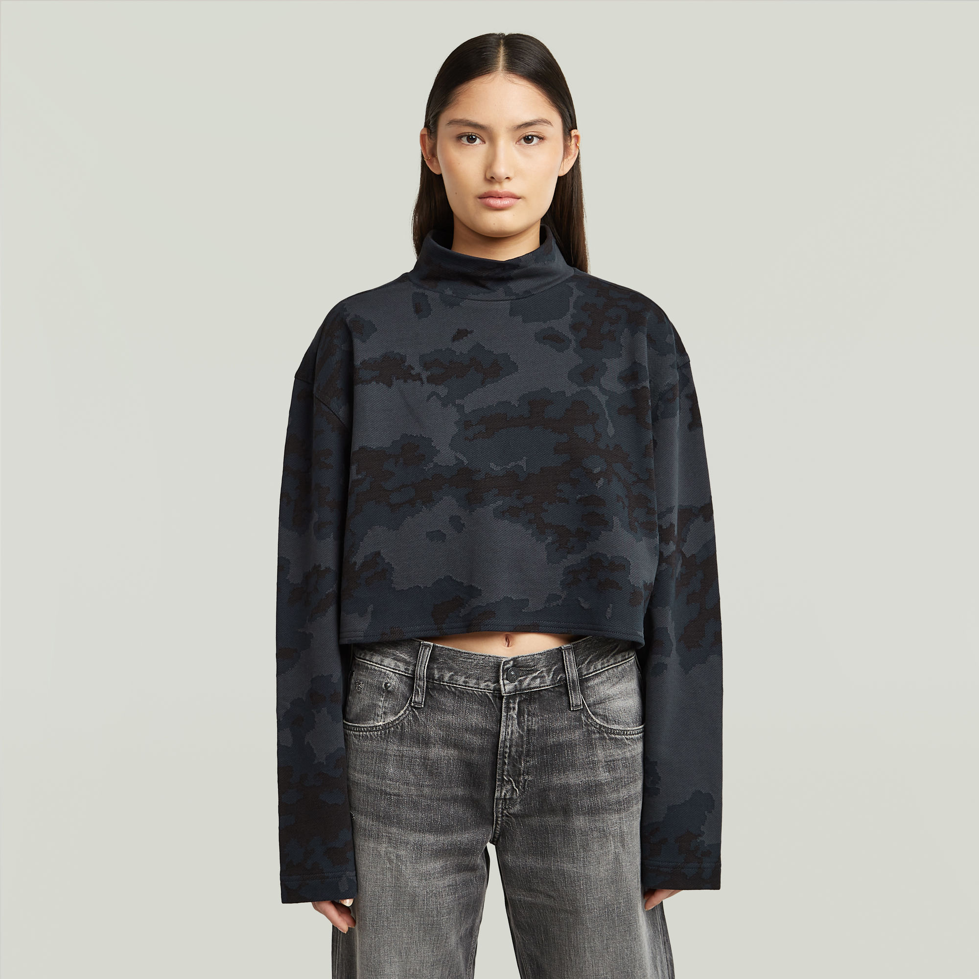 

Oversized Cropped Turtle Sweater - Multi color - Women
