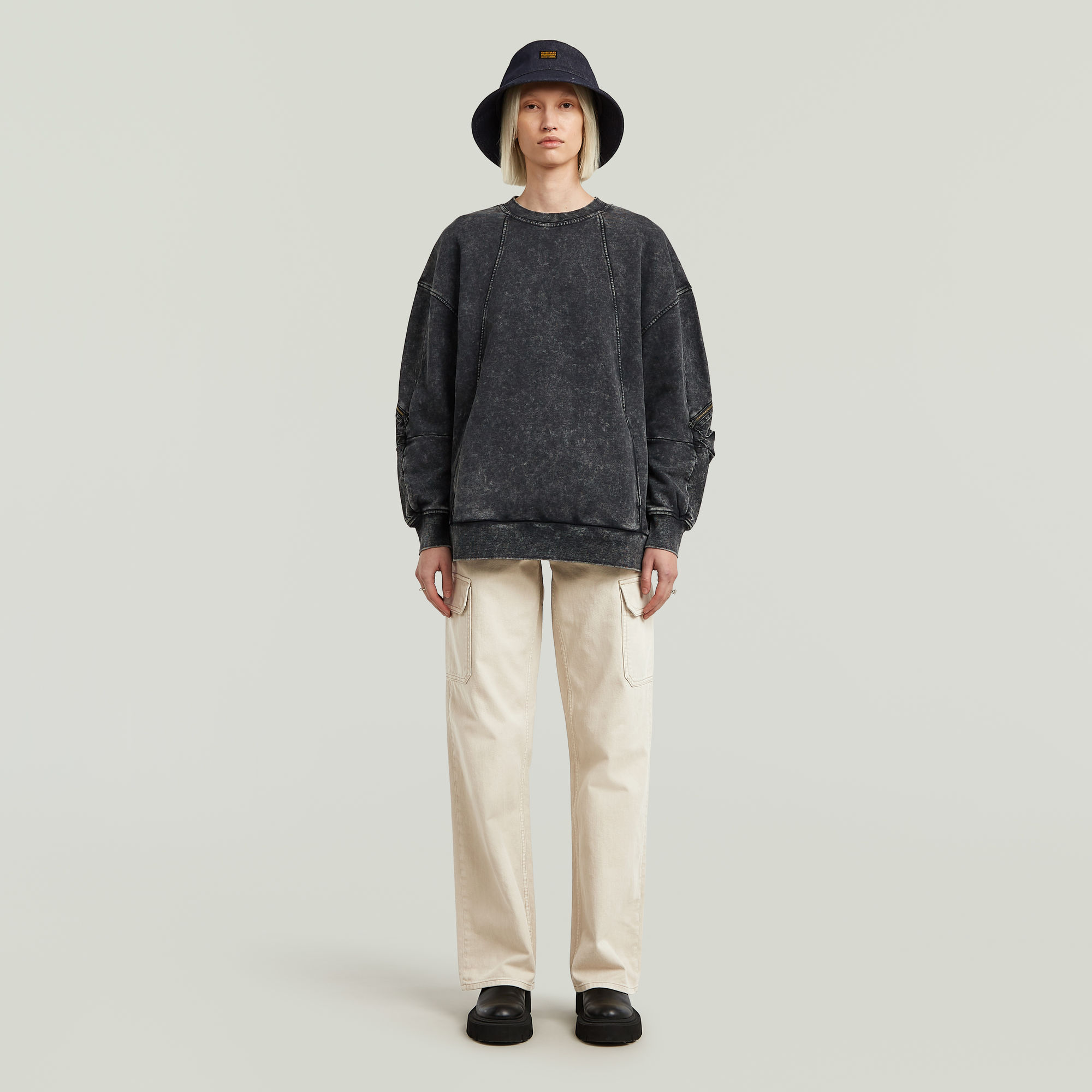 Thumbnail - Washed 3D Mix Oversized Sweater - Schwarz - Damen