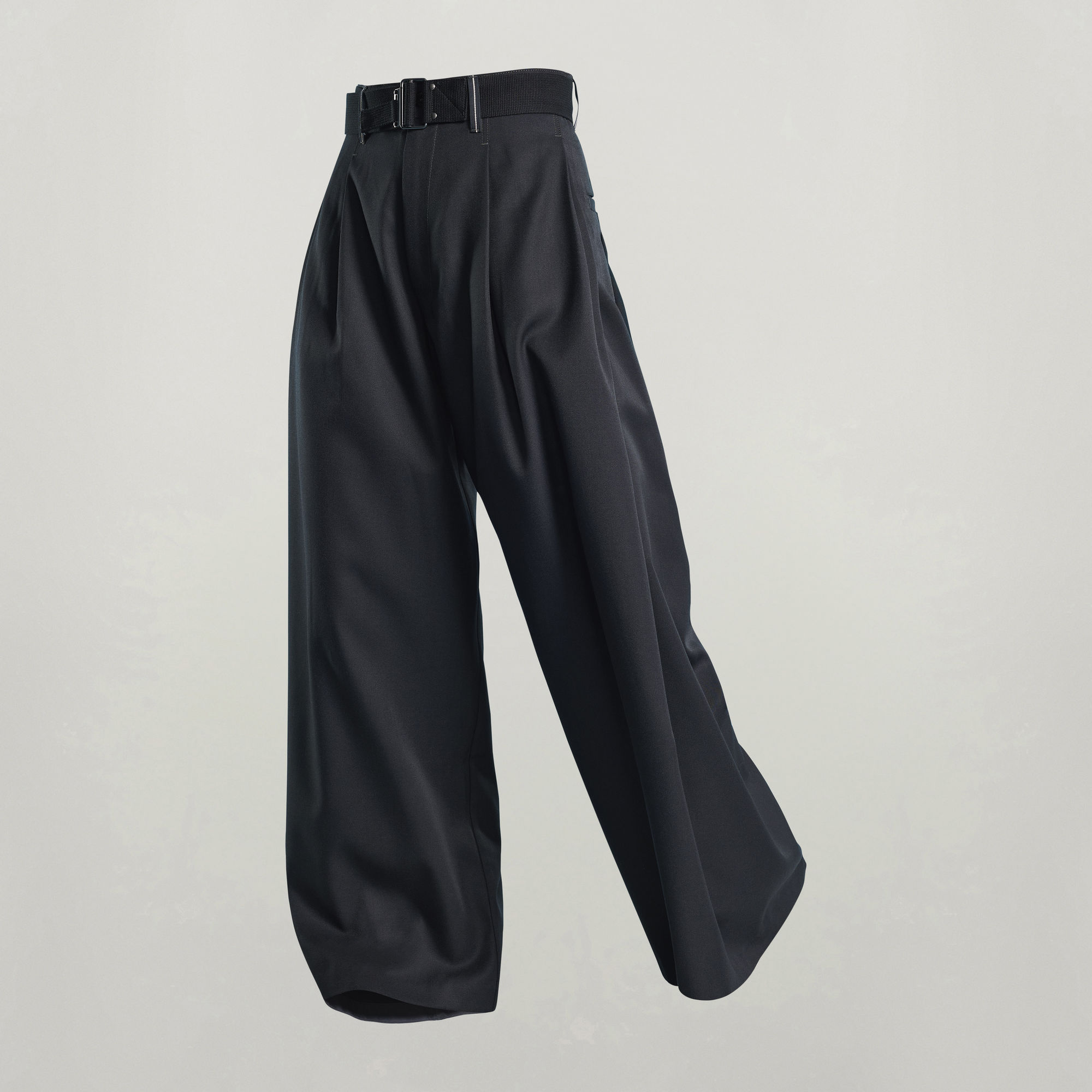 

E Volume Pleated Pants - Black - Women