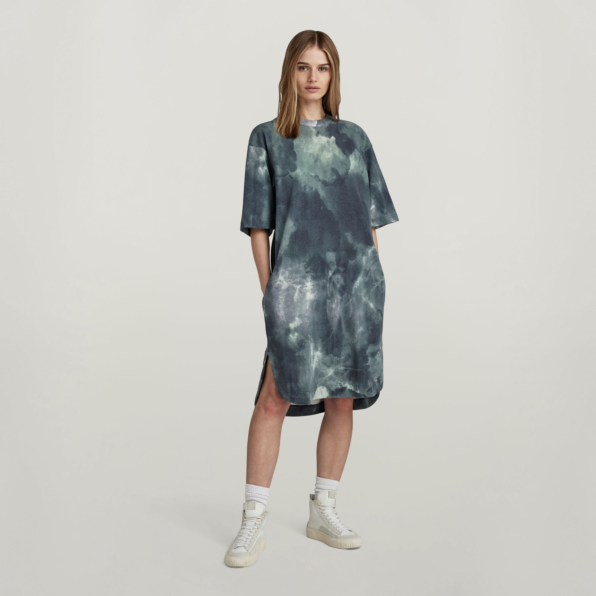 Boxy U Tee Allover Kleid - Mehrfarbig - Damen