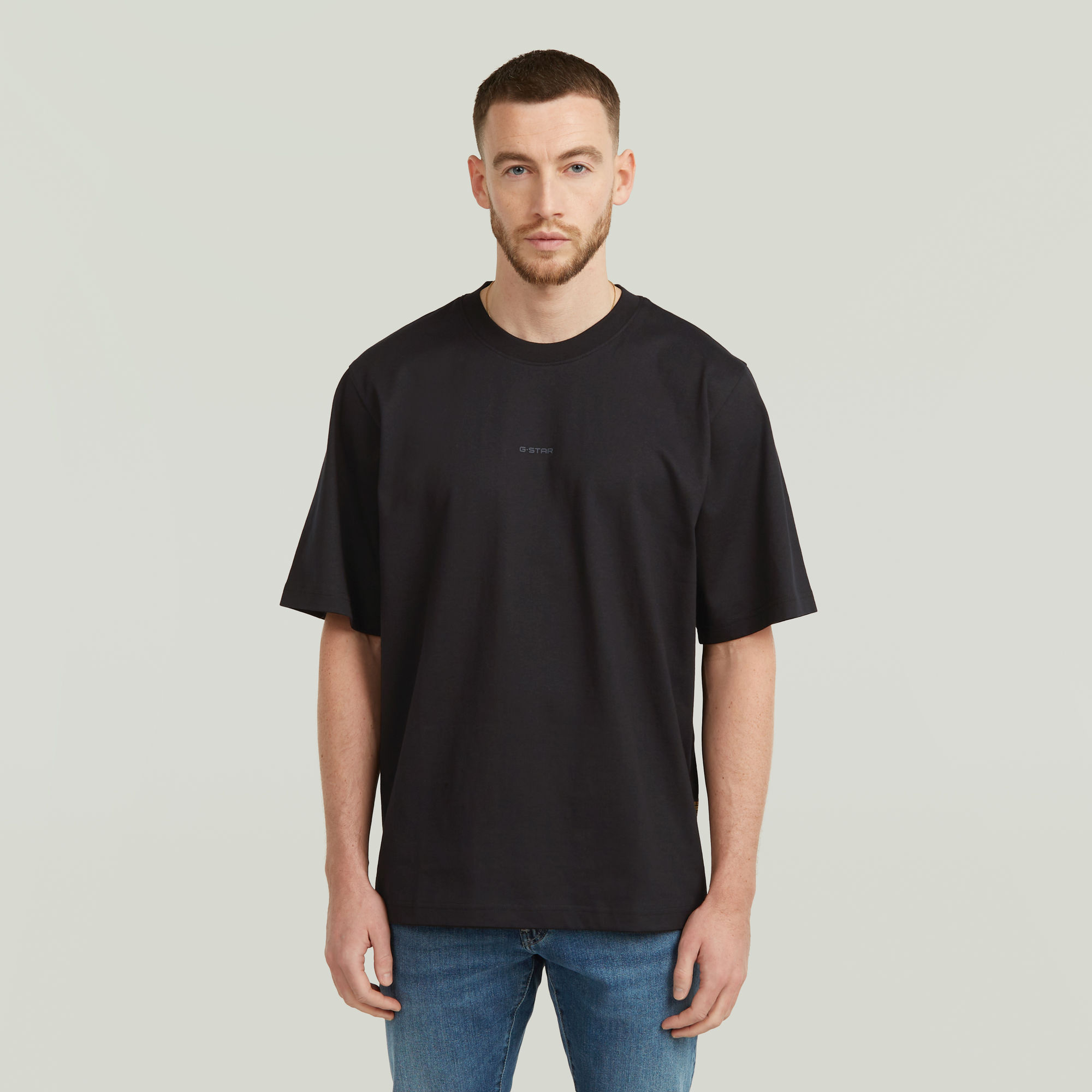 

Center Chest Logo Loose Boxy T-Shirt - Black - Men