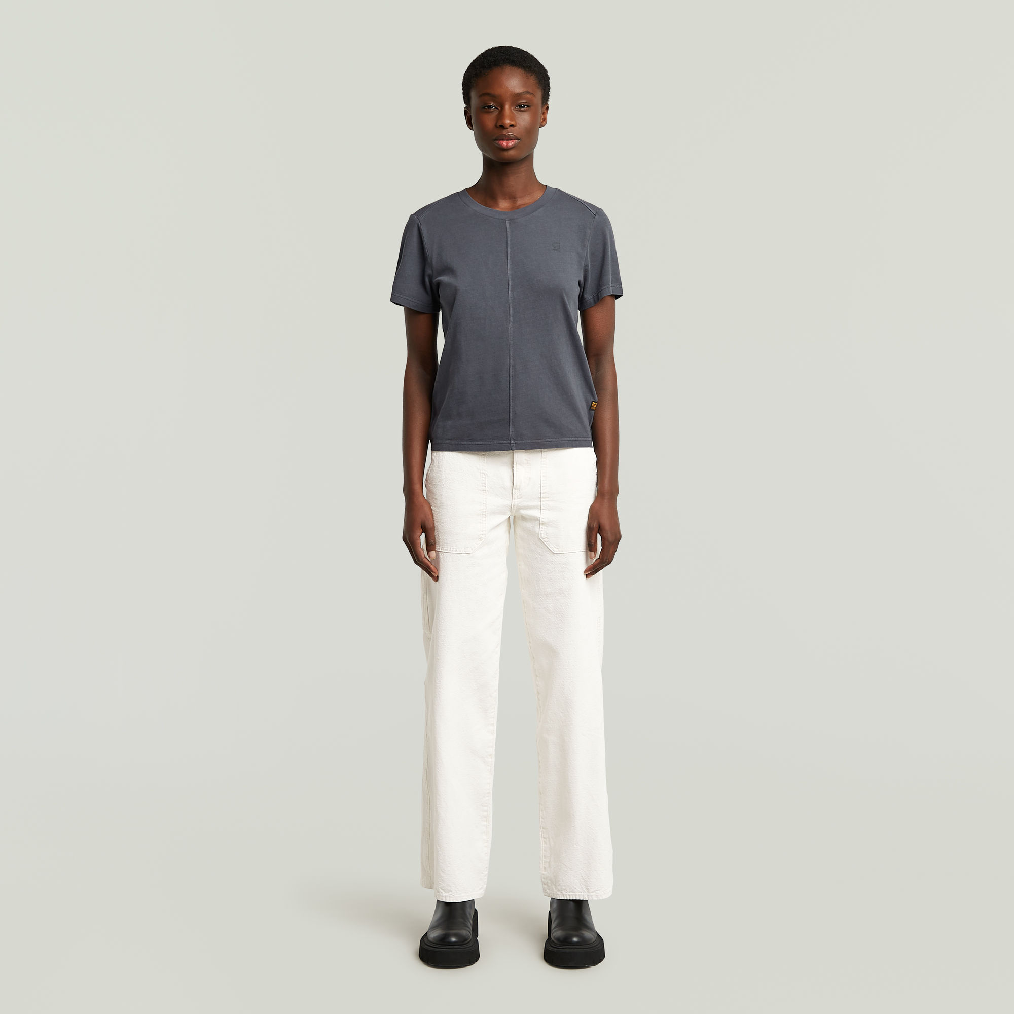 Thumbnail - Overdyed Front Seam T-Shirt - Dunkelblau - Damen