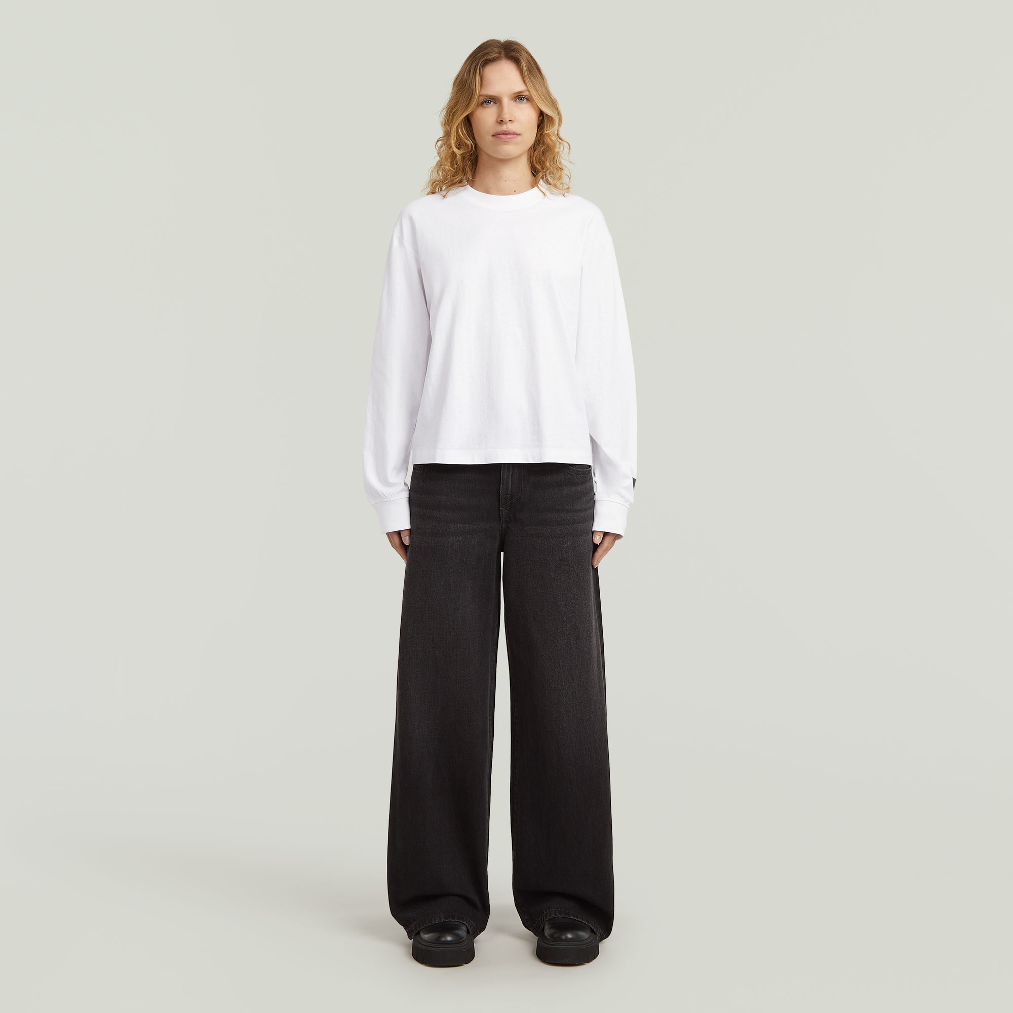 Thumbnail - Back Graphic Relaxed T-Shirt - Weiß - Damen