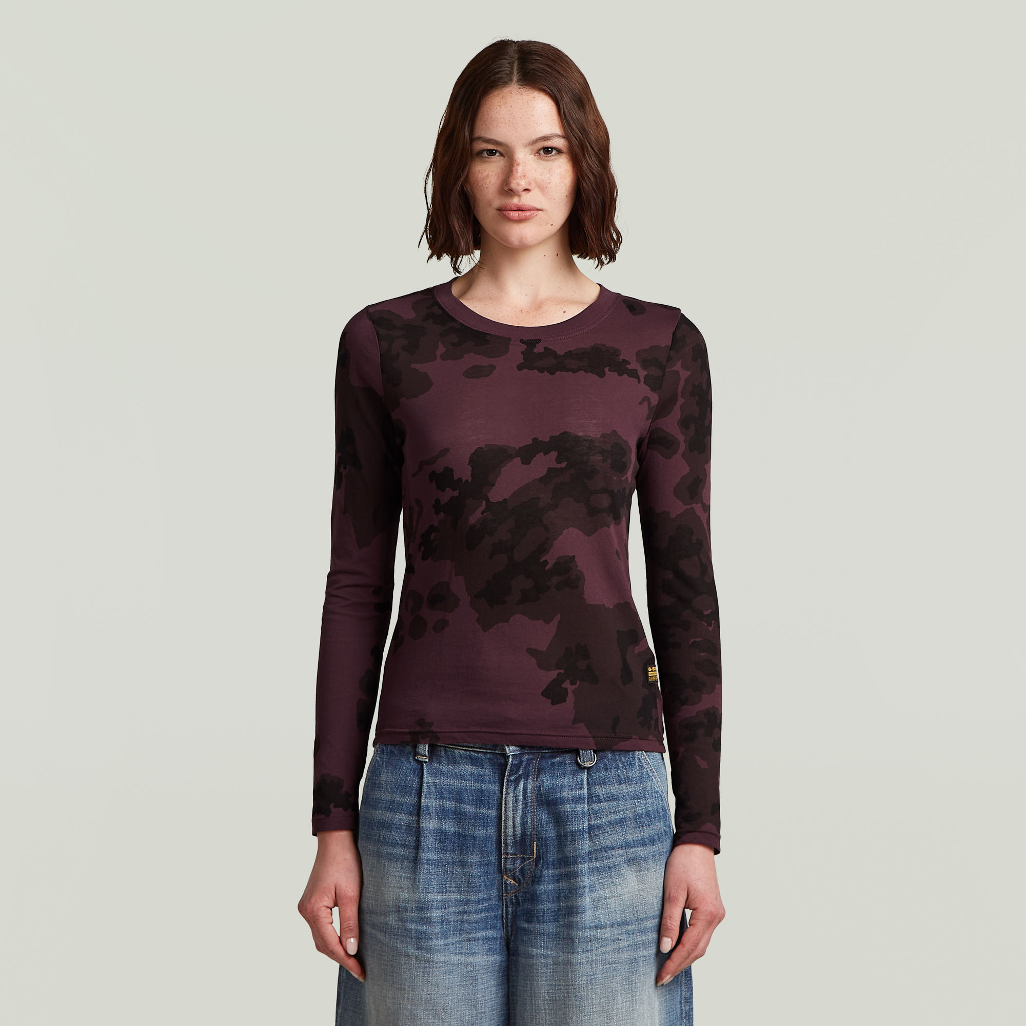 

Allover Print Slim T-Shirt - Multi color - Women