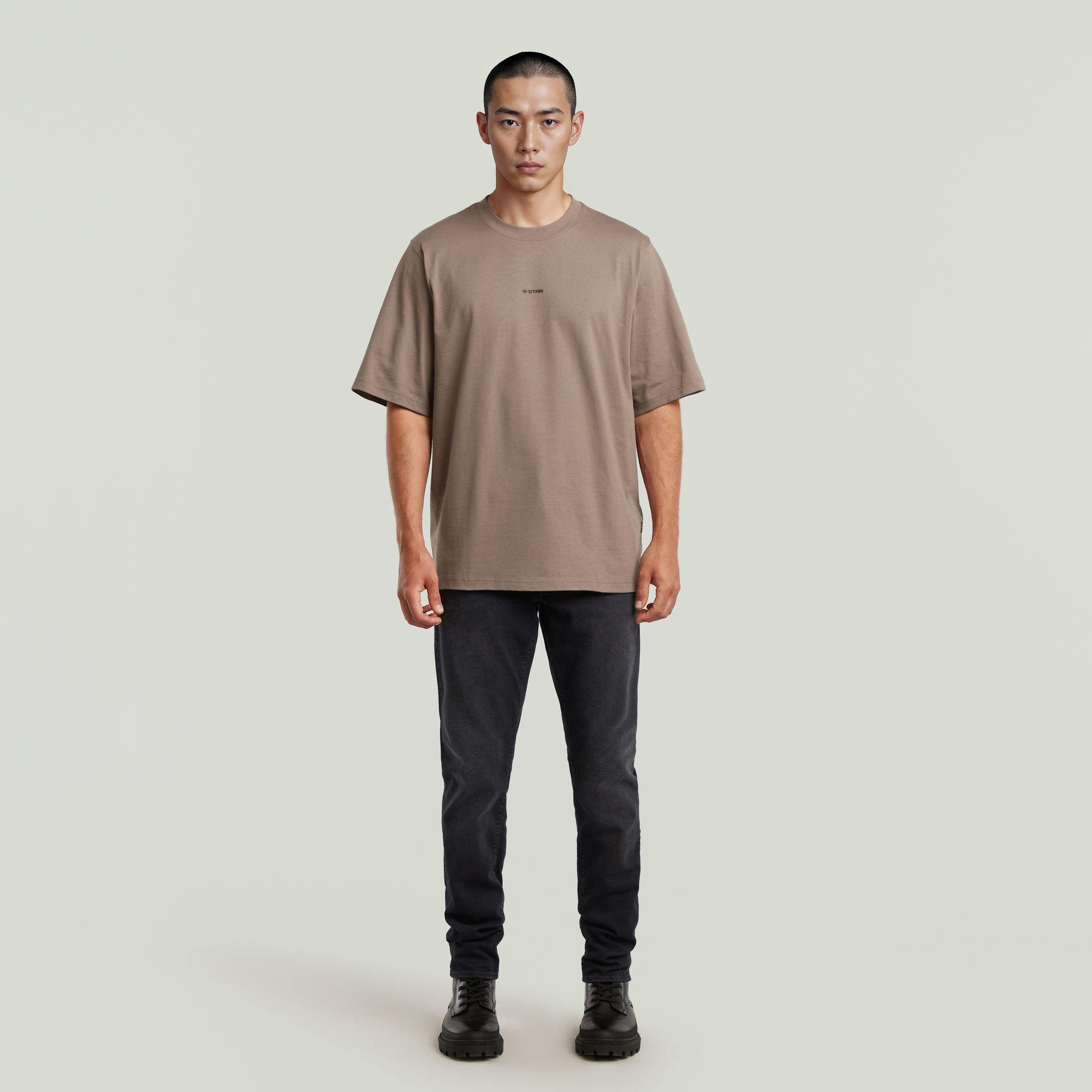 Thumbnail - Center Chest Logo T-Shirt - Braun - Herren