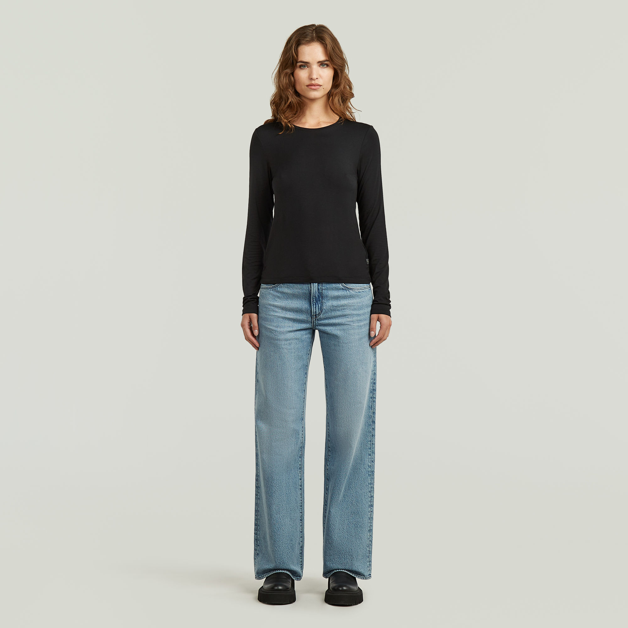 Thumbnail - Regular T-Shirt - Schwarz - Damen