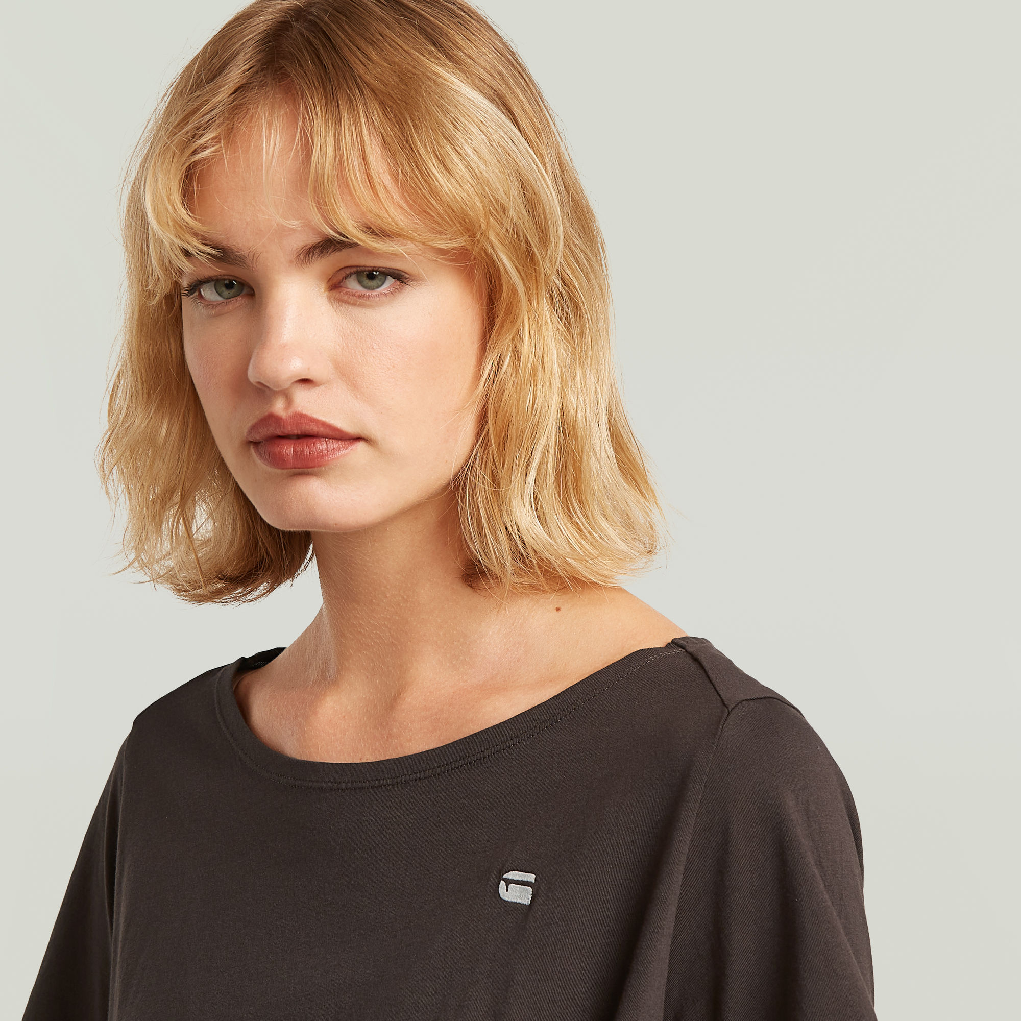 Thumbnail - Knot T-Shirt - Braun - Damen