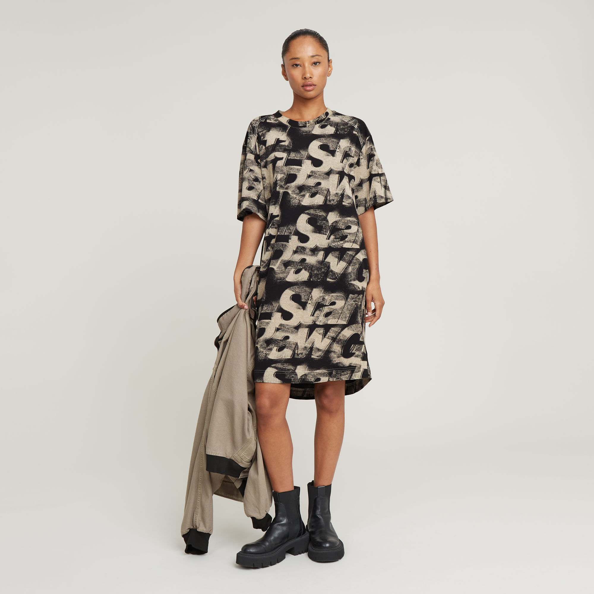 Thumbnail - Sprayed Letters Loose Kleid - Mehrfarbig - Damen