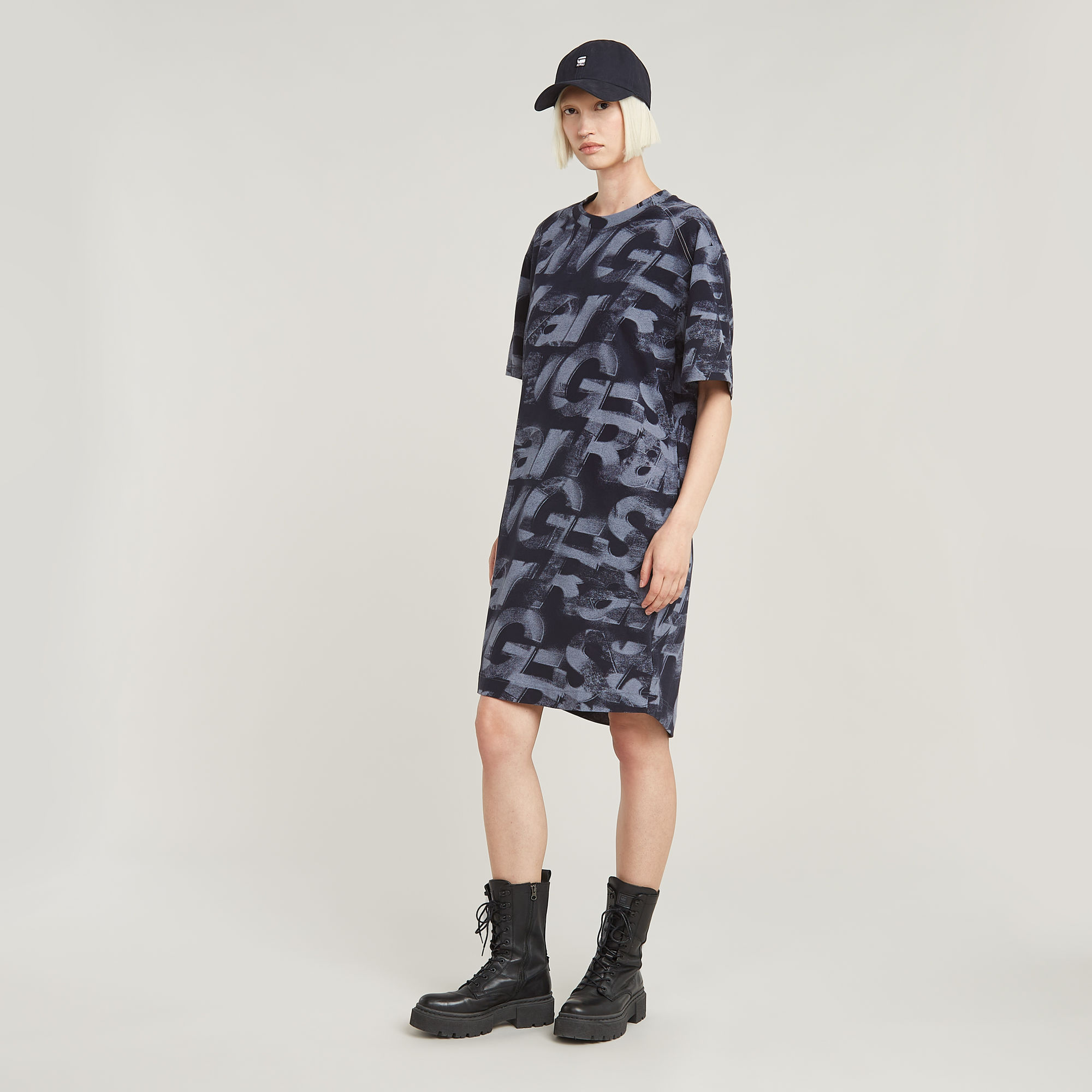 Thumbnail - Sprayed Letters Loose Kleid - Mehrfarbig - Damen