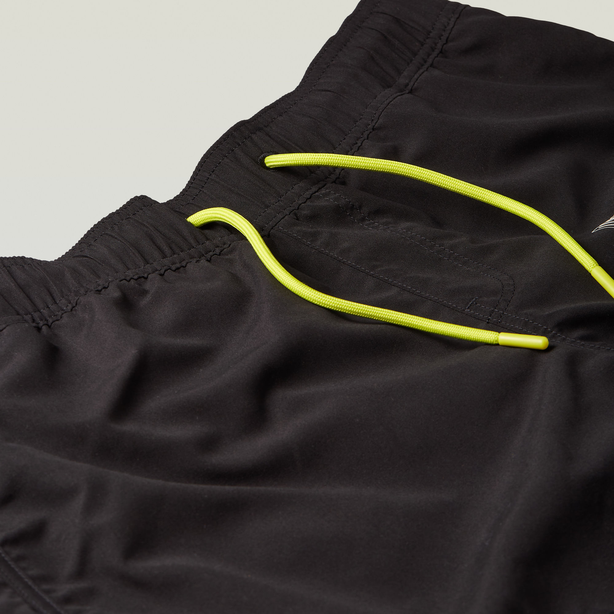 Thumbnail - Carnic Graphic Badeshorts - Schwarz - Herren