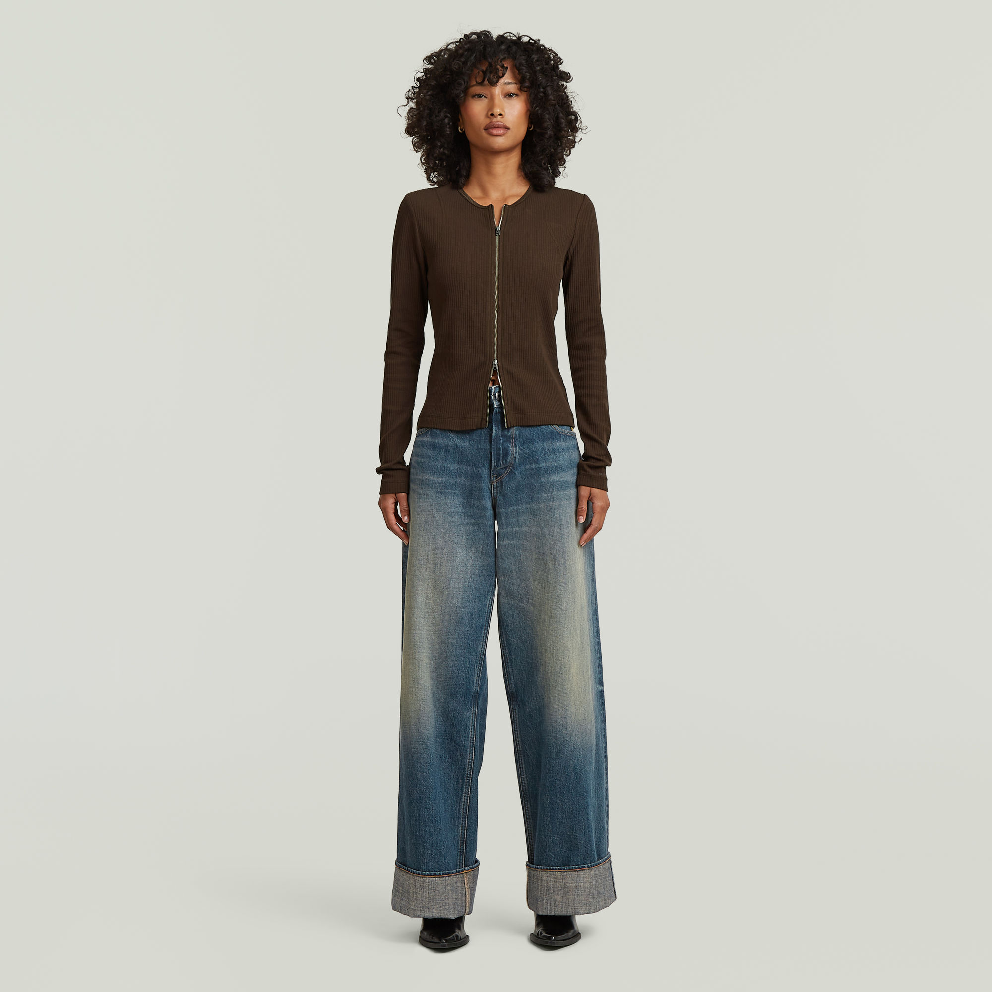 Thumbnail - 2-Way Slim Rib T-Shirt - Braun - Damen