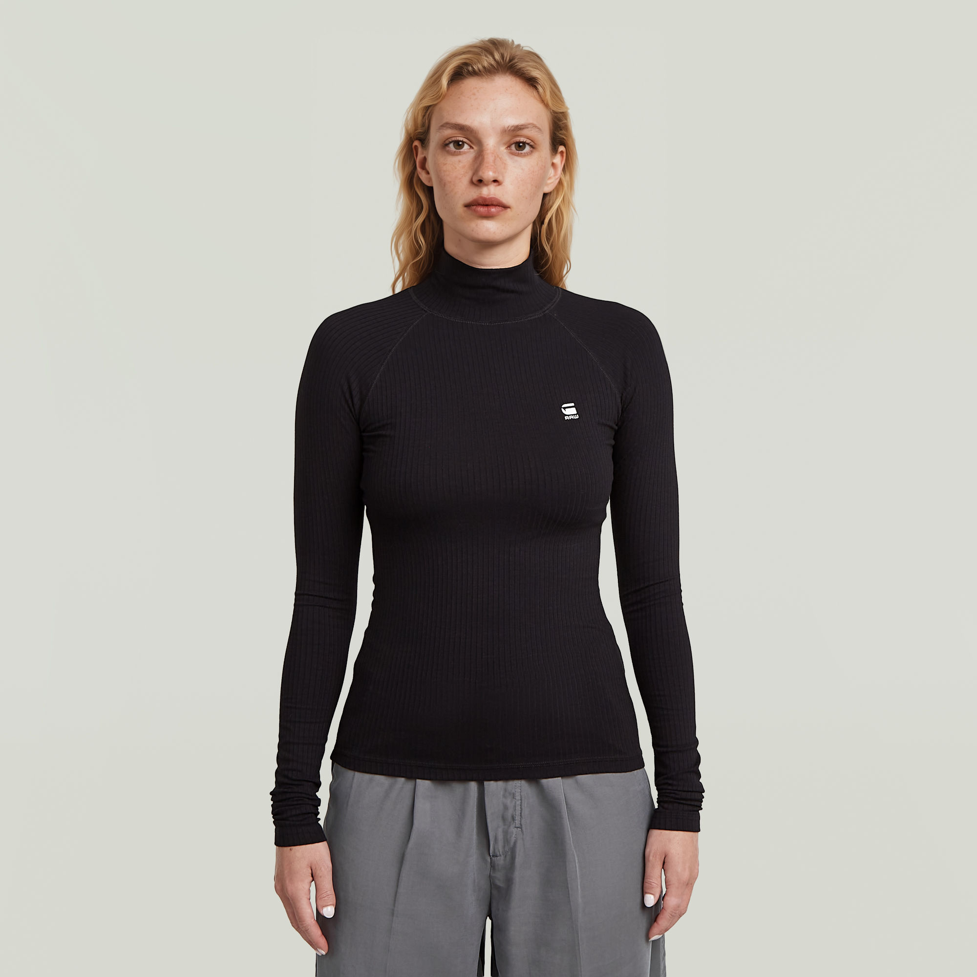 

Logo Slim Rib Mock - Schwarz - Damen