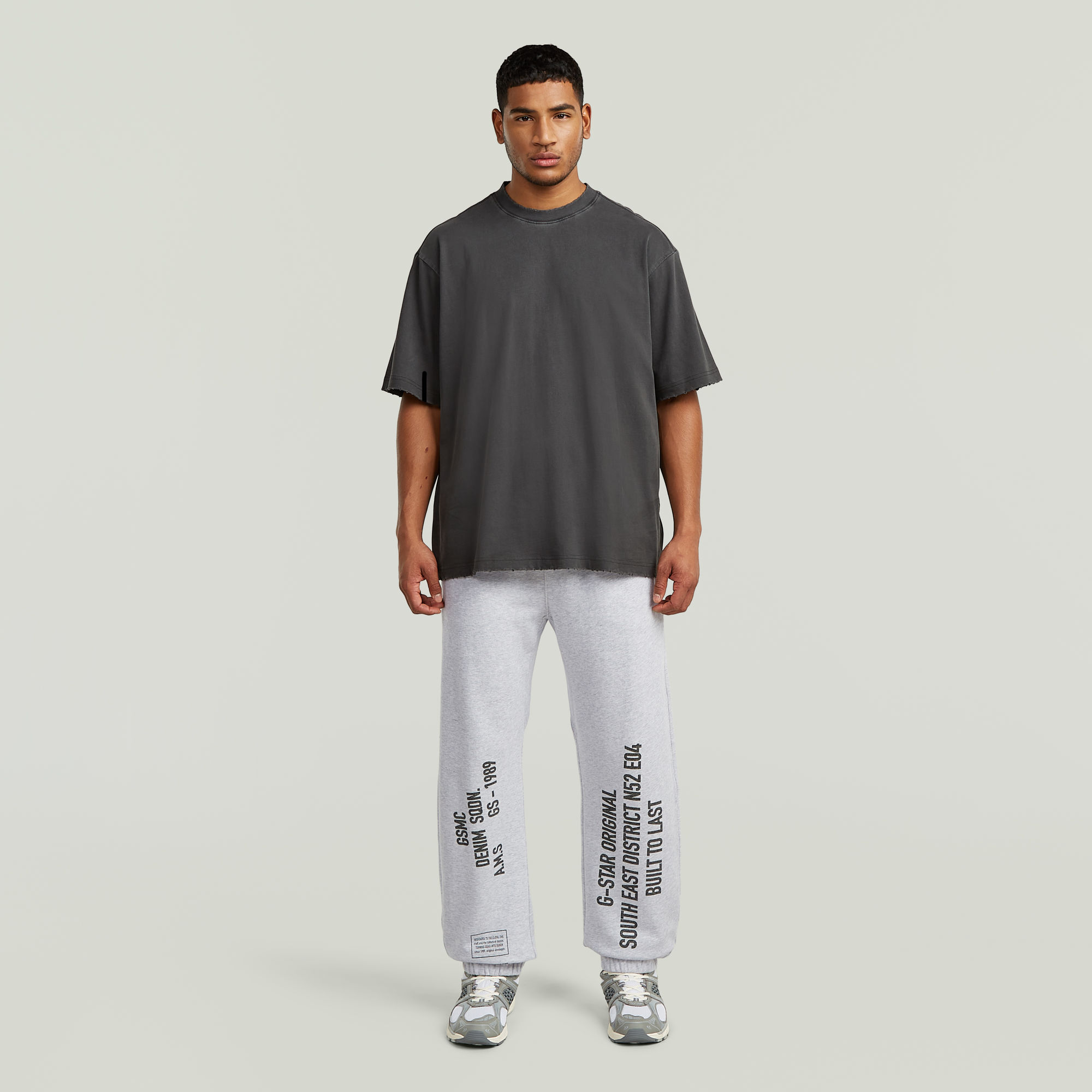 Thumbnail - Stencil Graphic Sweater Pant - Mehrfarbig - Herren