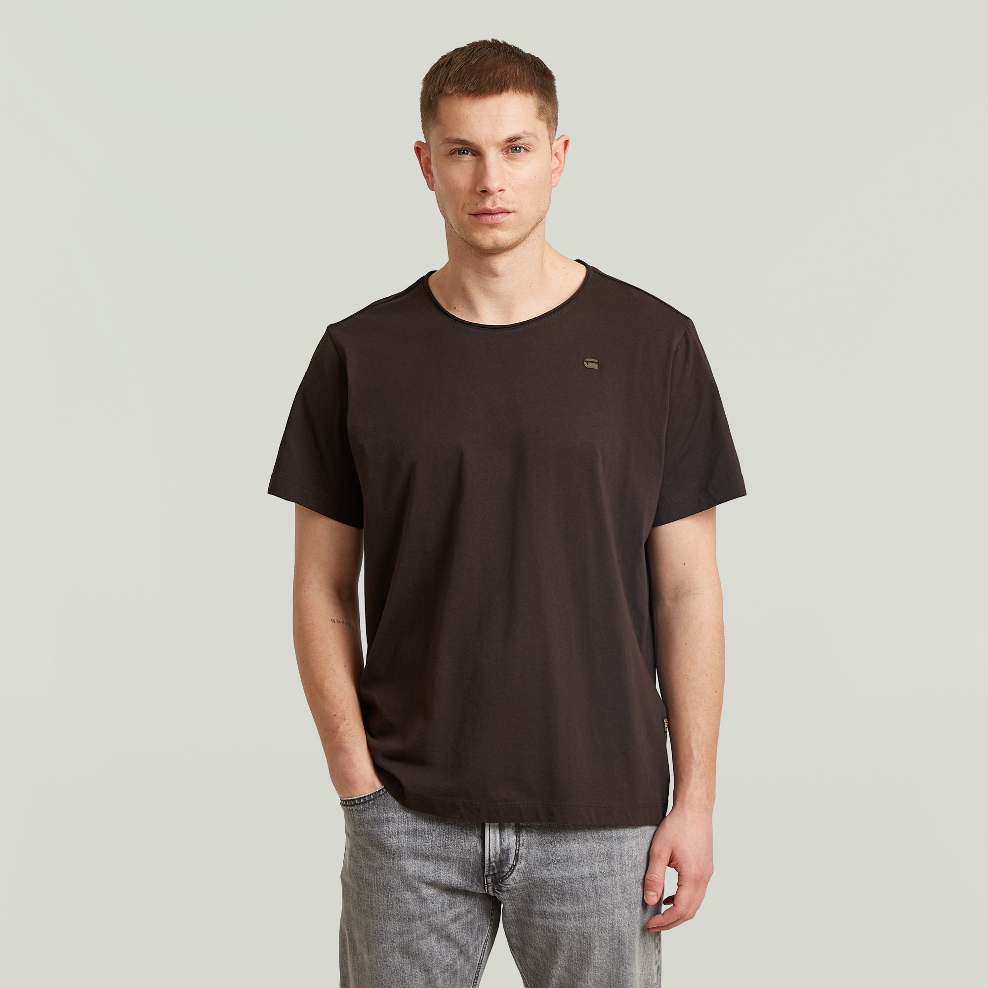 

Essential Raw Neck T-Shirt - Brown - Men
