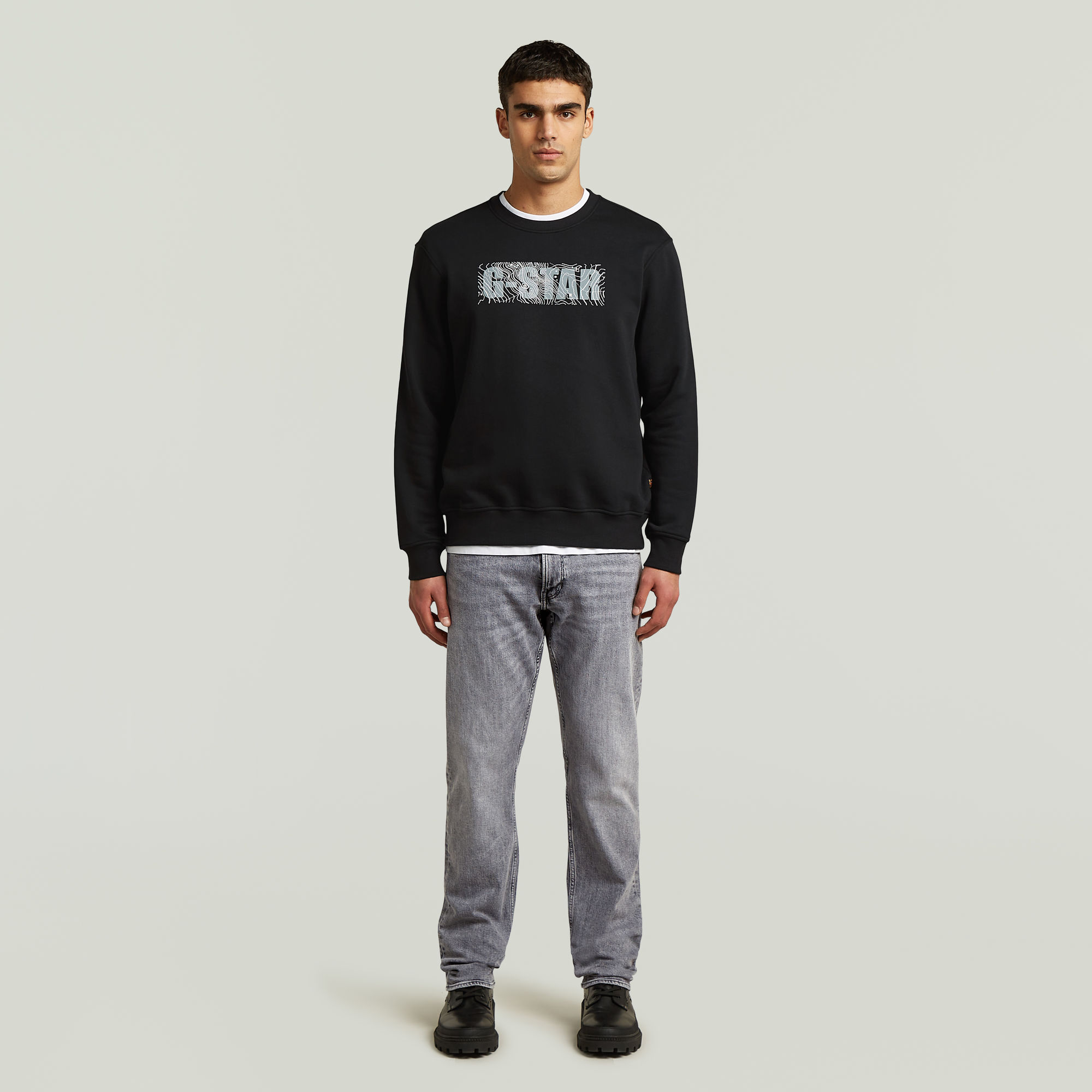 Thumbnail - Logo Crew Neck Sweatshirt - Schwarz - Herren