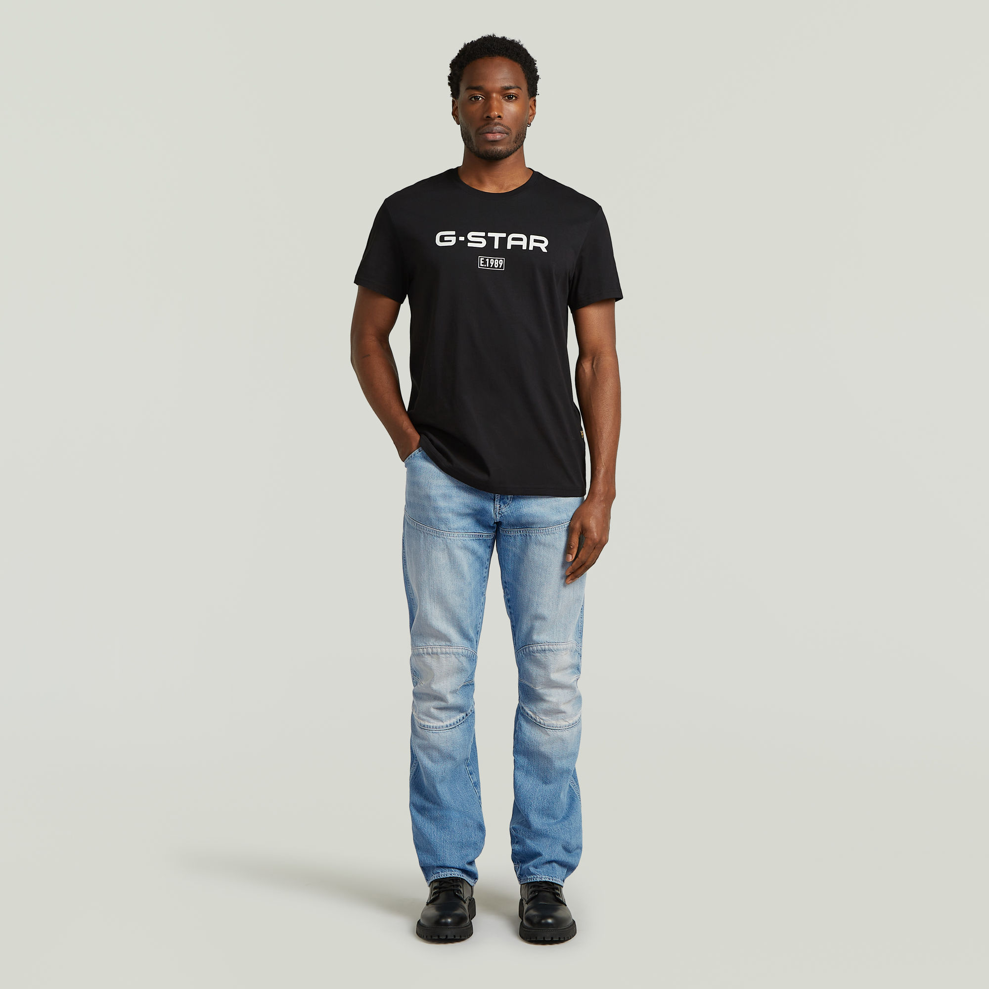 Thumbnail - Chest Logo T-Shirt - Schwarz - Herren