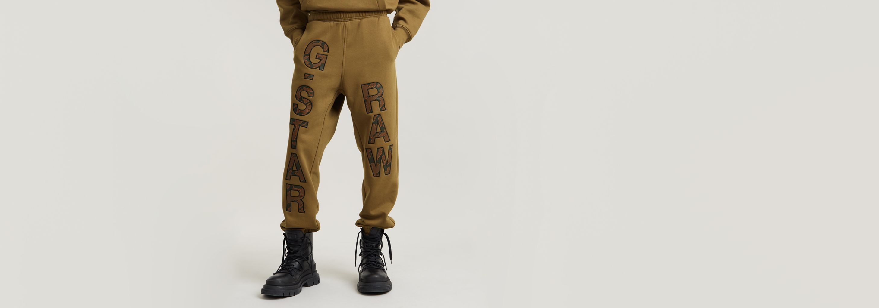 パンツ RONRON STAR EMBROIDERY SWEAT JOGGER PANTS CHARCOAL STAR EMBROIDERY SWEAT JOGGER PANTS CHARCOAL - RONRON 론론
