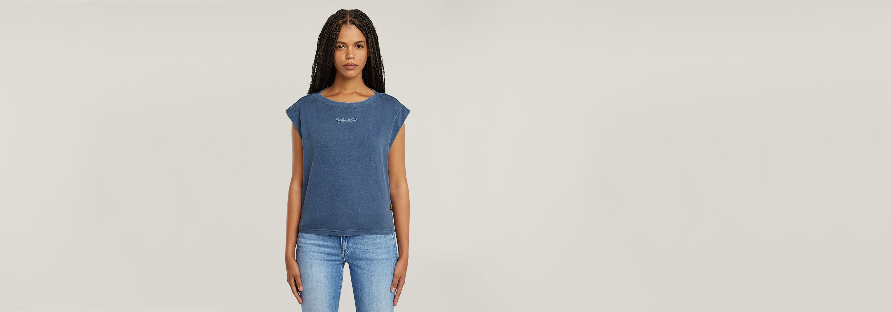 G-STAR RAW (ジースターロゥ) MINI G-SCRIPT LOGO OVERDYED TOP (ミニ ジースクリプト ロゴ オーバーダイ トップ) サステナブル レギュラーフィット 半袖Tシャツ Mini G-Script Logo Overdyed Top | Medium blue | G-STAR® TW