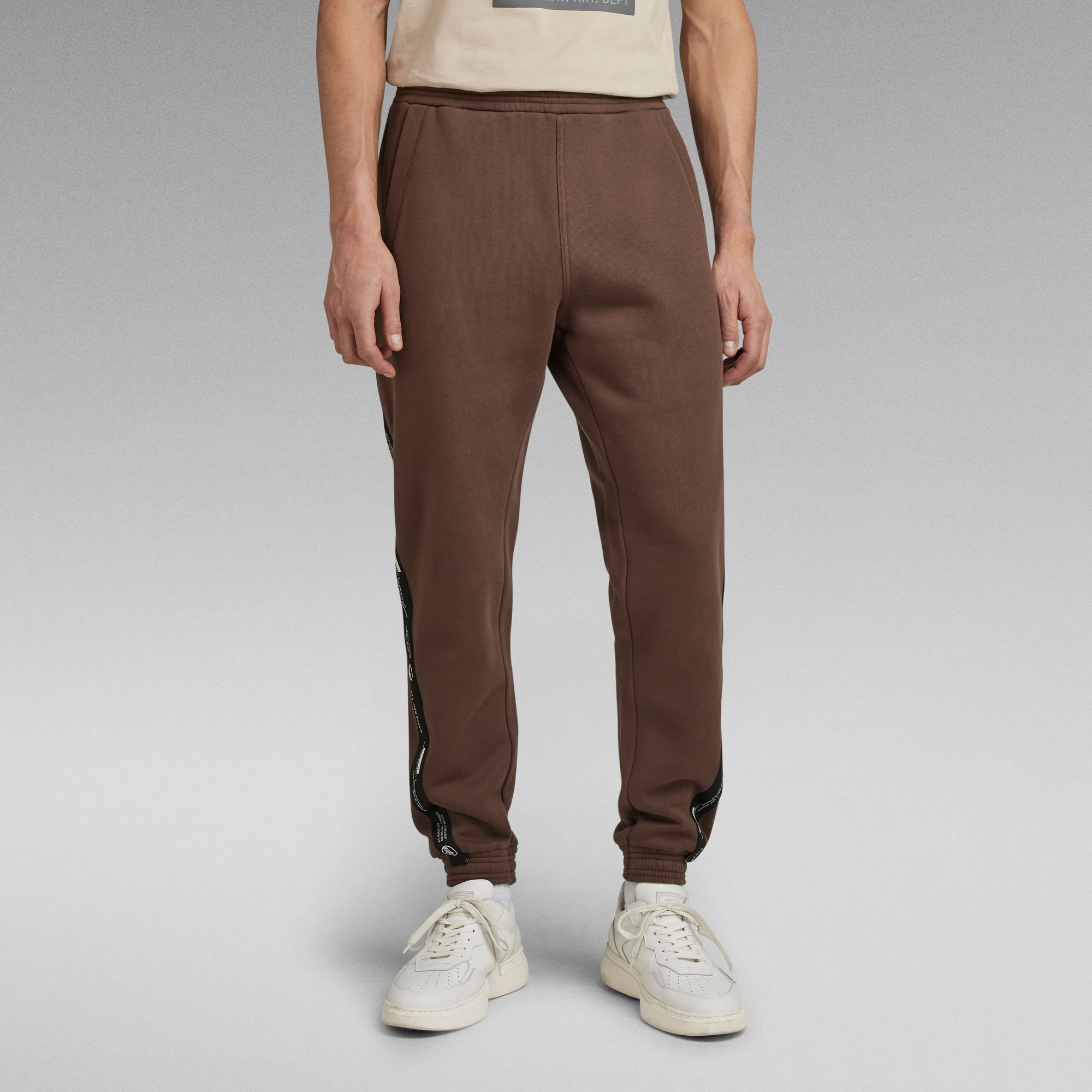 Logo Tape Sweat Pants | Brown | G-Star RAW®